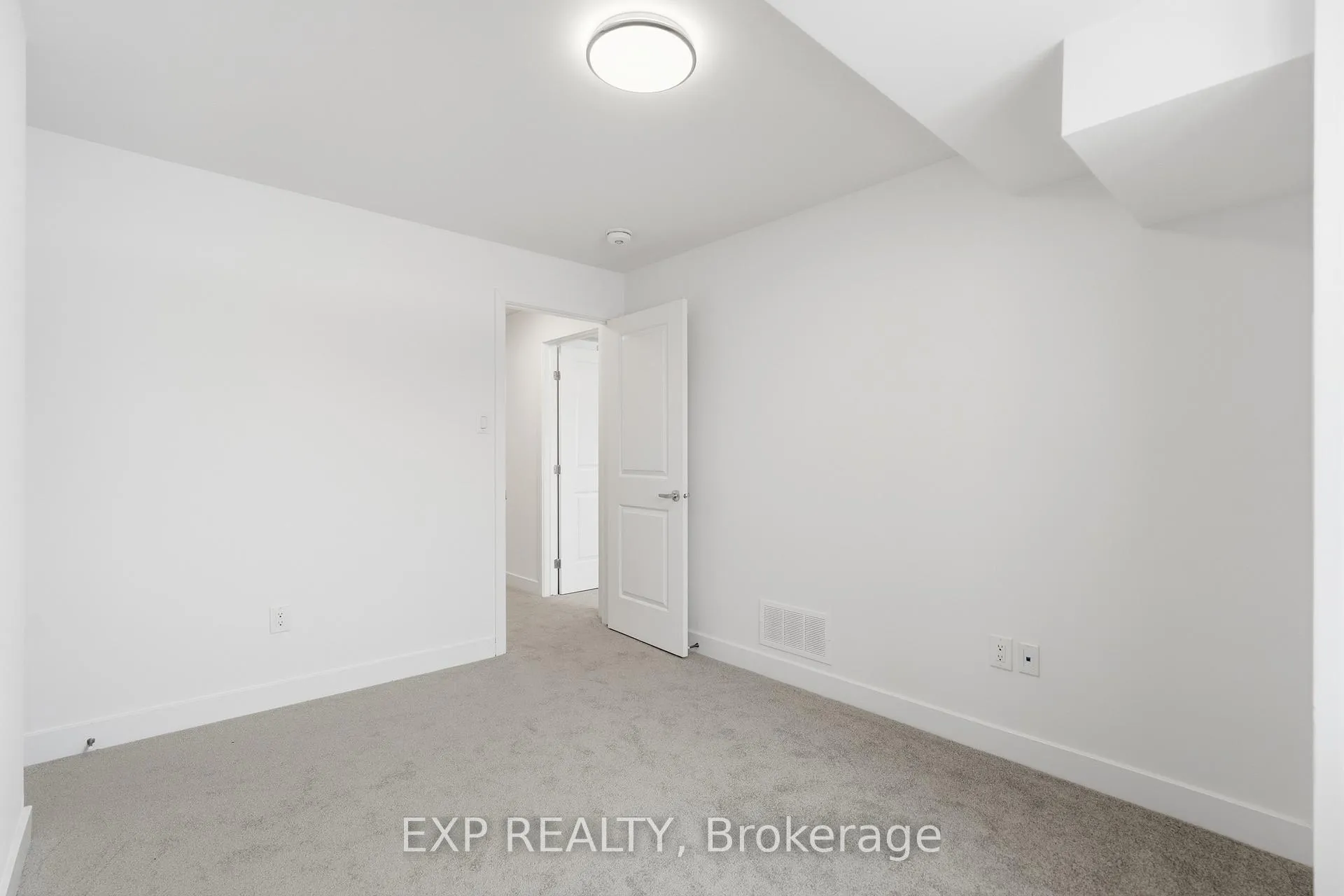 Photo 19 of 1007 Silhouette Private, Ottawa, Barrhaven - Cedargrove/Fraserdale — HOMEH