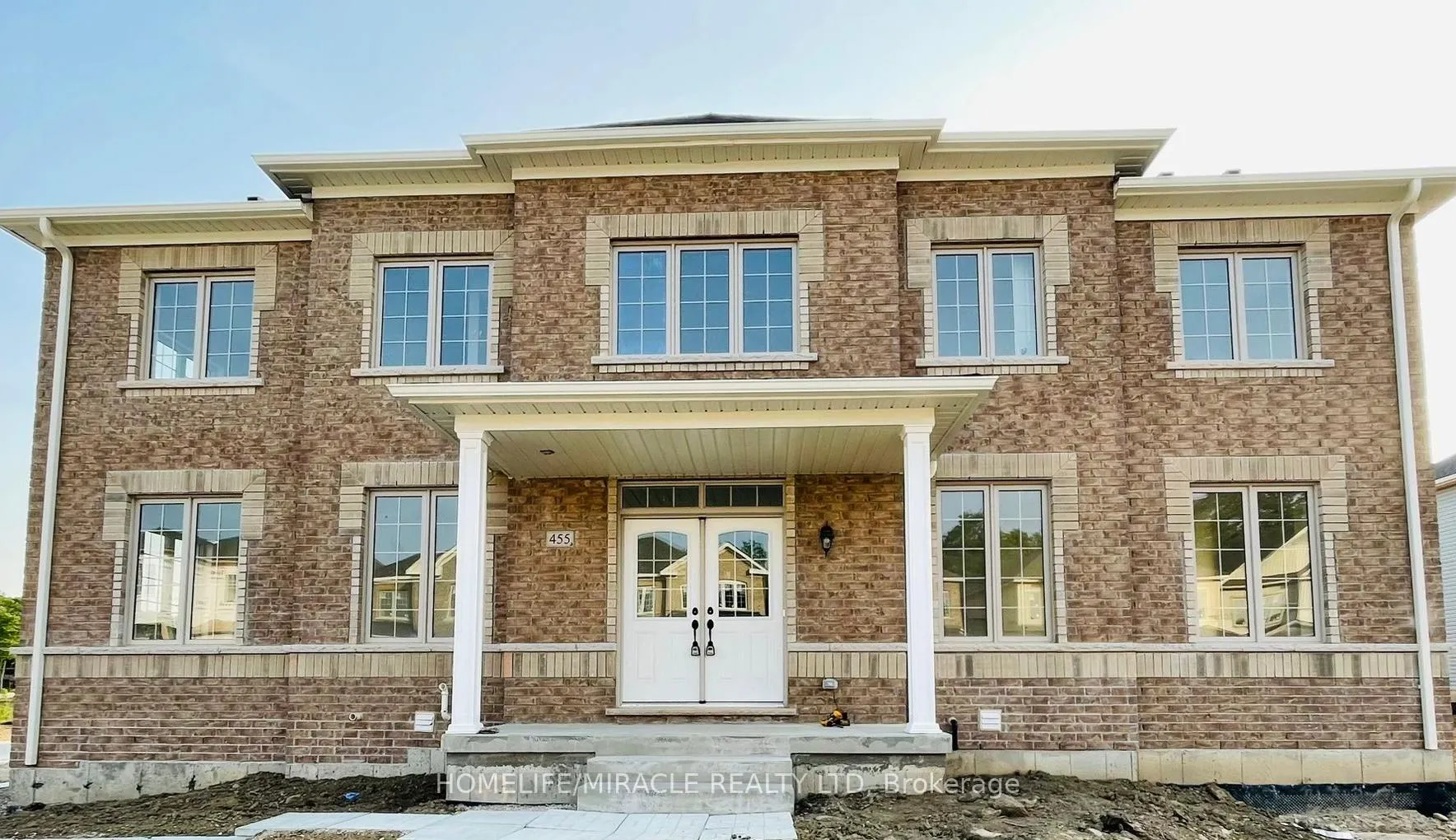 Front of 455 Black Cherry Crescent