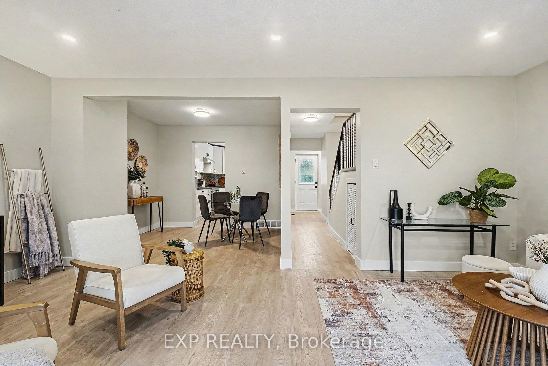 Photo 3 of Unit 61, 2336 Orient Park Drive, Ottawa, Blackburn Hamlet (South) — HOMEH