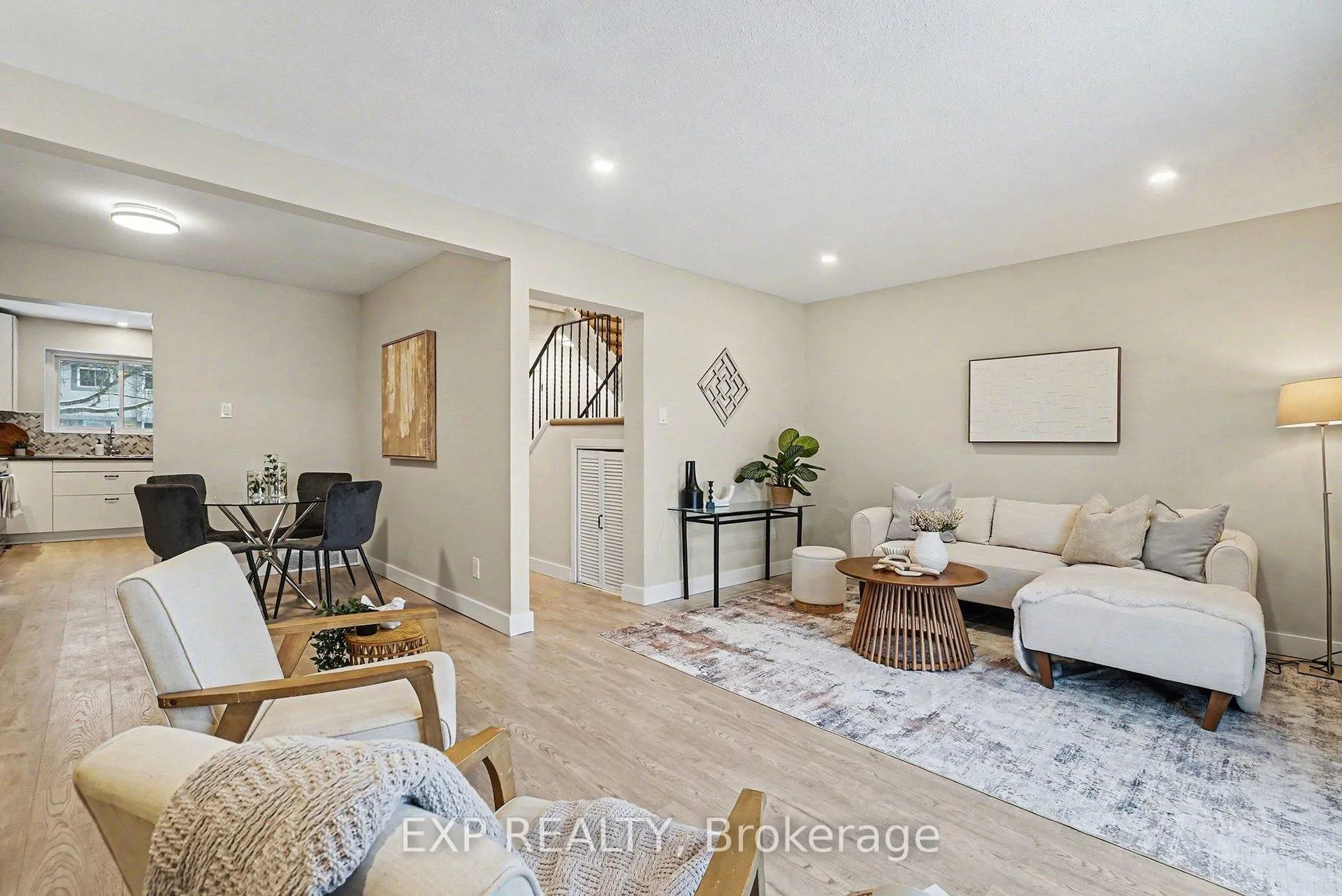 Photo 4 of Unit 61, 2336 Orient Park Drive, Ottawa, Blackburn Hamlet (South) — HOMEH