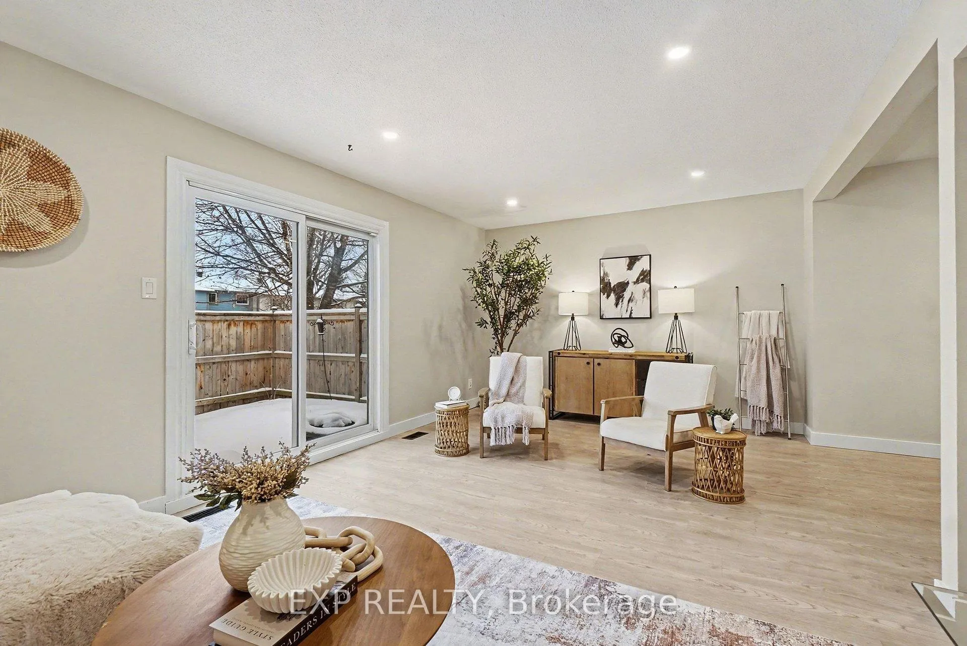 Photo 7 of Unit 61, 2336 Orient Park Drive, Ottawa, Blackburn Hamlet (South) — HOMEH