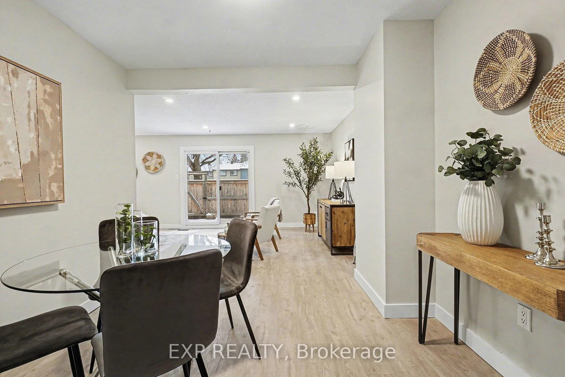 Photo 10 of Unit 61, 2336 Orient Park Drive, Ottawa, Blackburn Hamlet (South) — HOMEH