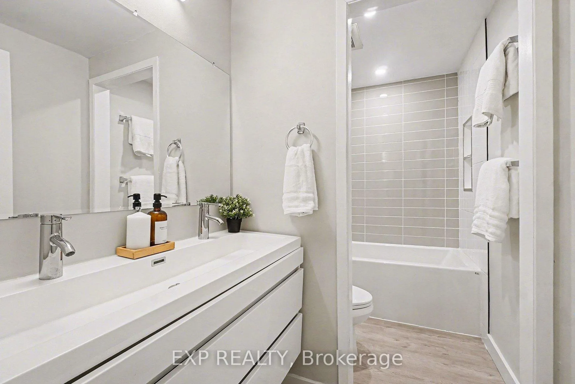 Photo 22 of Unit 61, 2336 Orient Park Drive, Ottawa, Blackburn Hamlet (South) — HOMEH