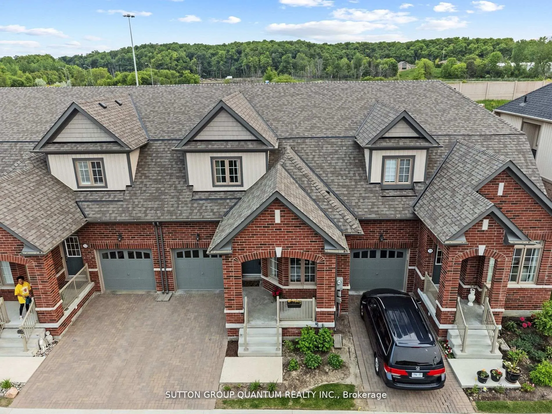 Photo 3 of 36 Bluestone Crescent, Brampton, Sandringham-Wellington — HOMEH