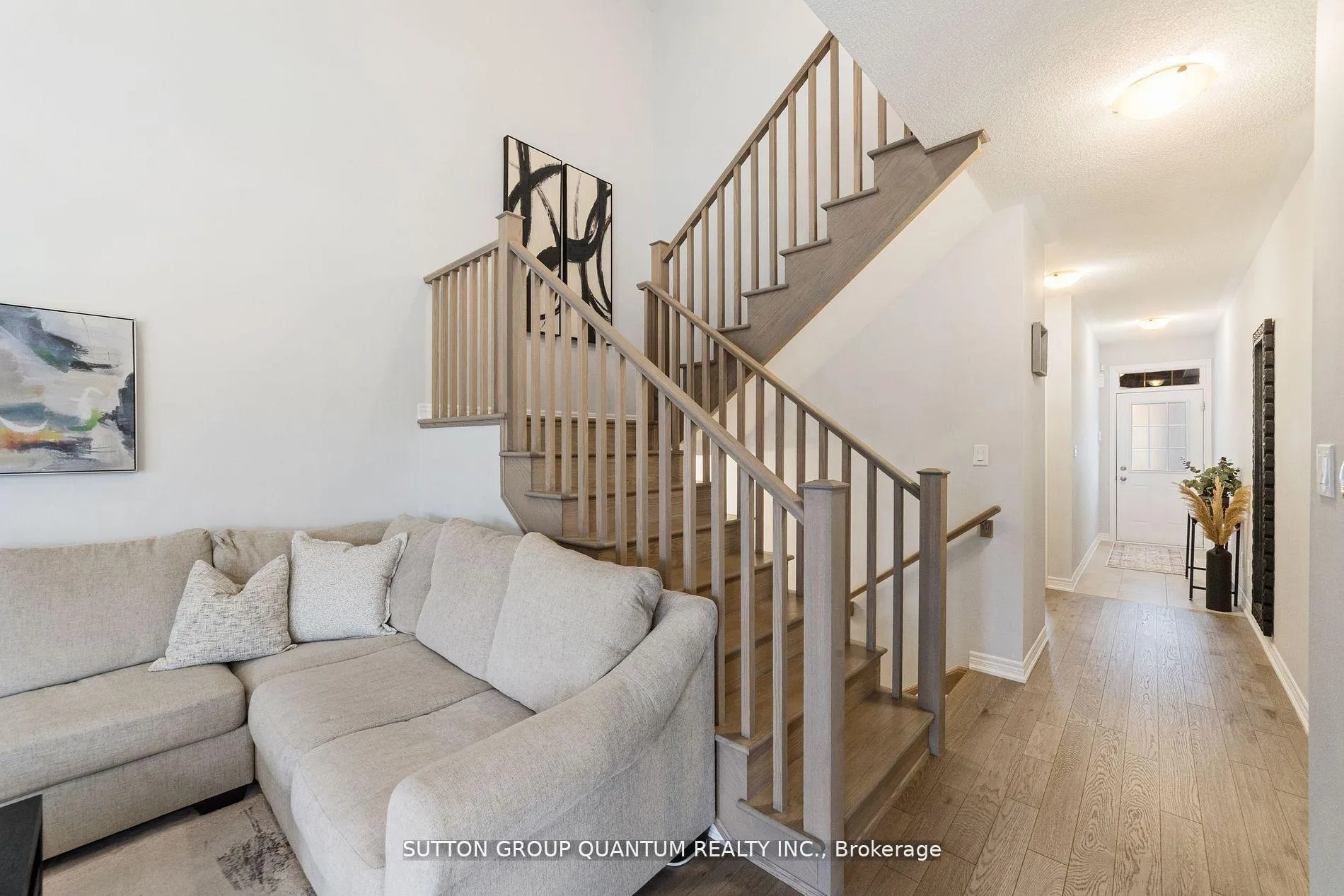 Photo 9 of 36 Bluestone Crescent, Brampton, Sandringham-Wellington — HOMEH