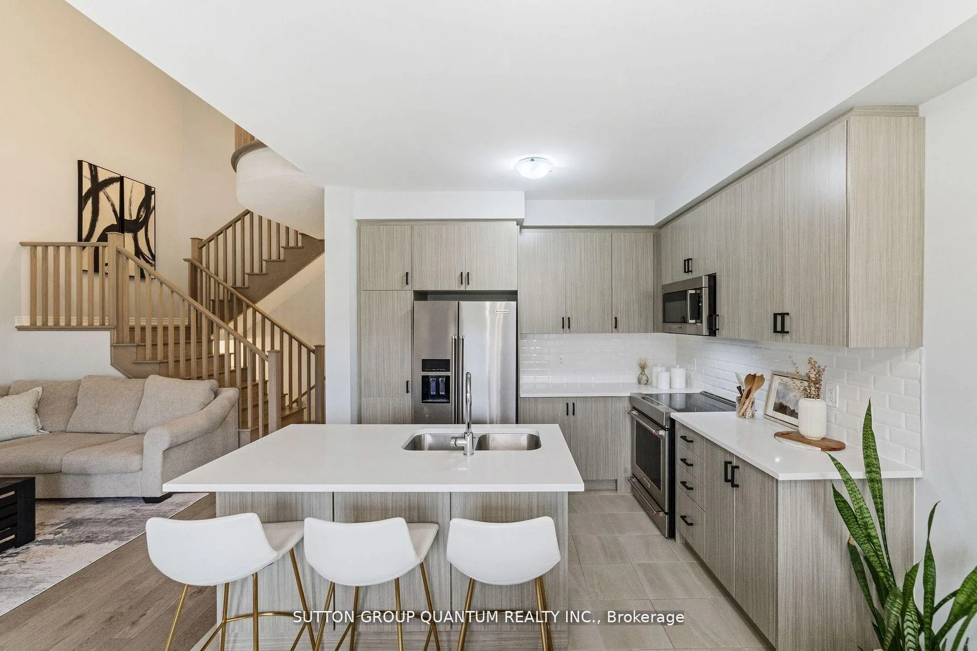 Photo 10 of 36 Bluestone Crescent, Brampton, Sandringham-Wellington — HOMEH