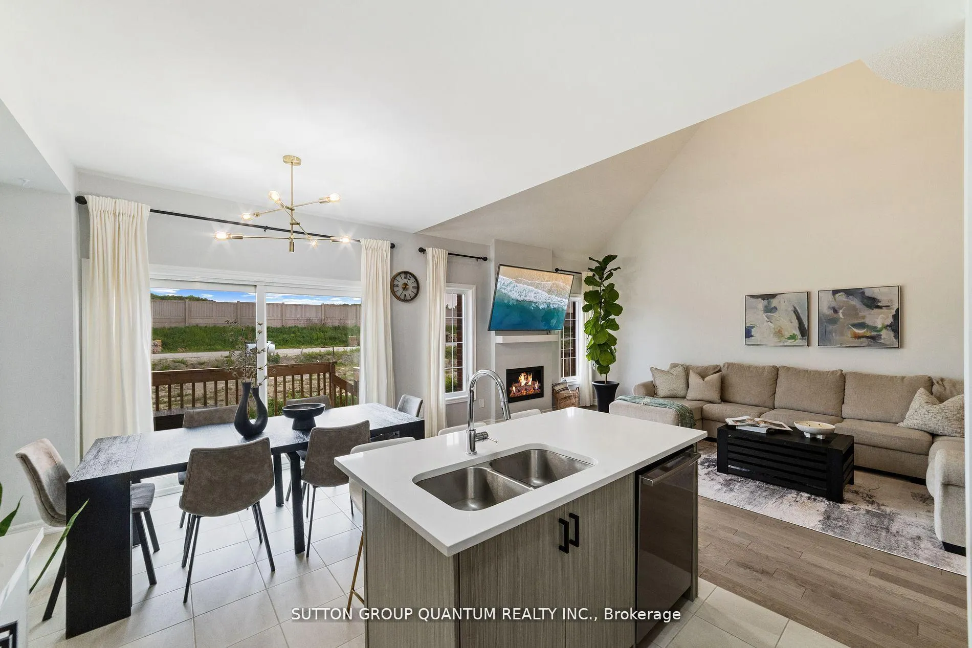 Photo 12 of 36 Bluestone Crescent, Brampton, Sandringham-Wellington — HOMEH