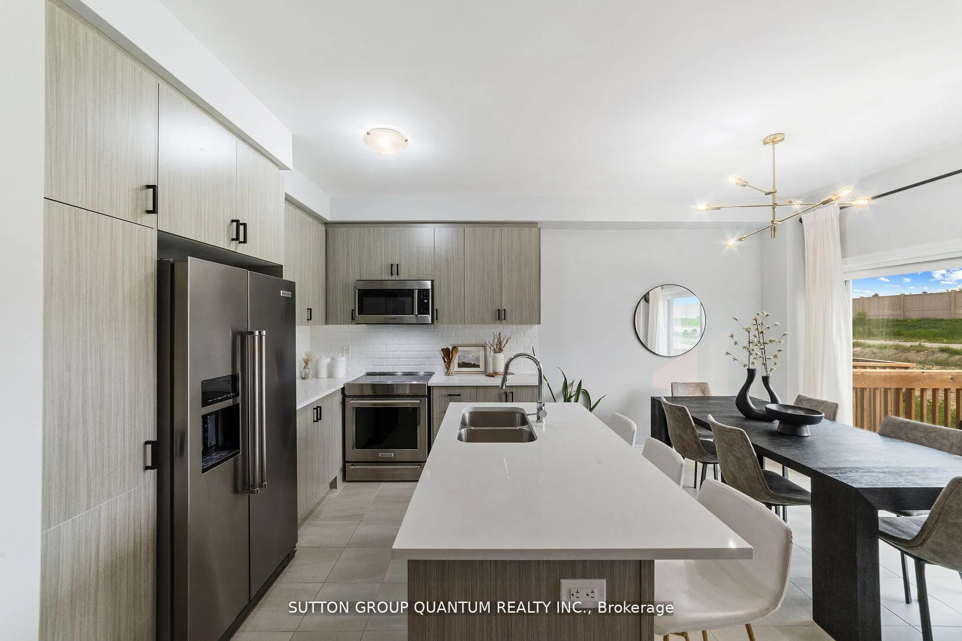 Photo 15 of 36 Bluestone Crescent, Brampton, Sandringham-Wellington — HOMEH