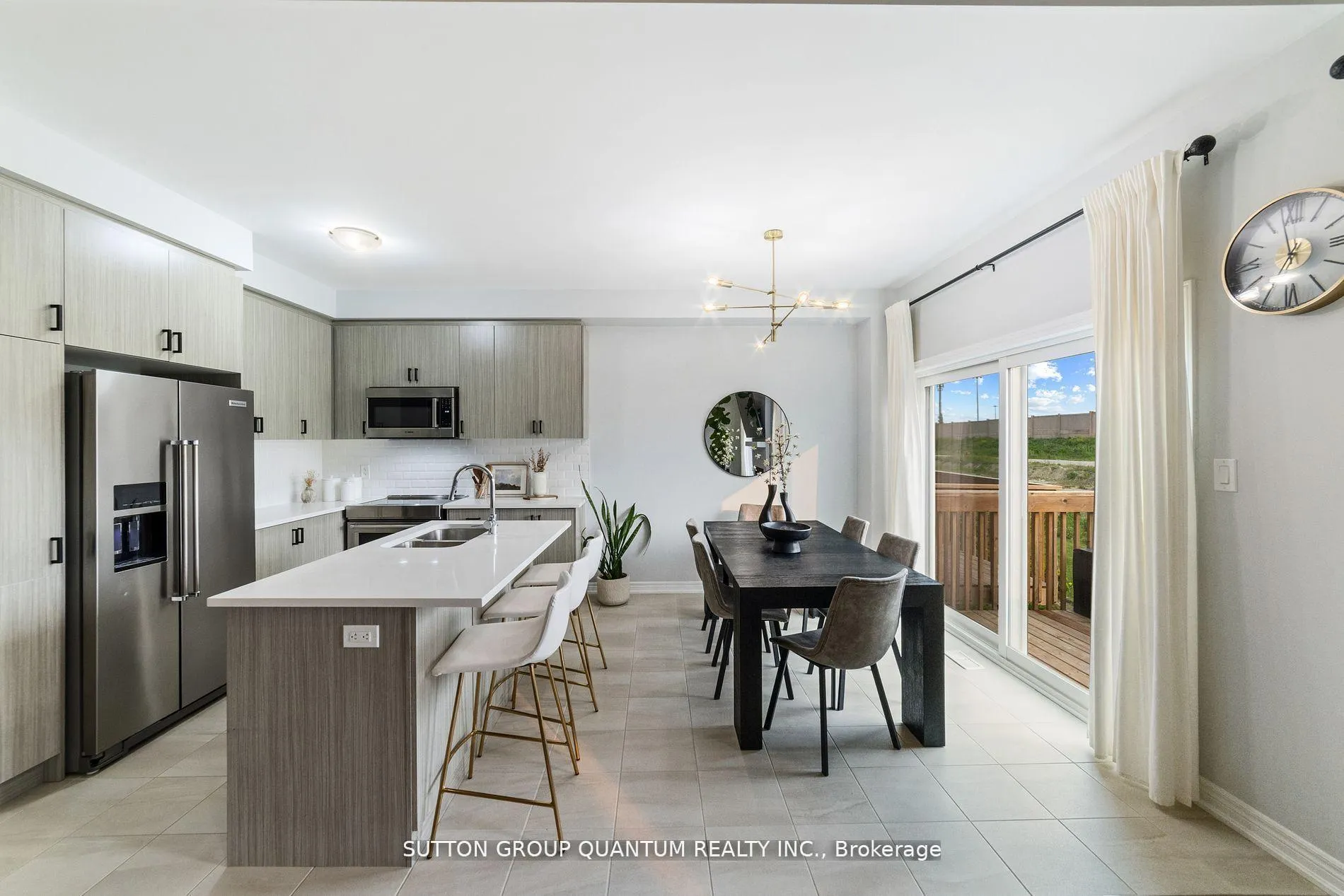 Photo 16 of 36 Bluestone Crescent, Brampton, Sandringham-Wellington — HOMEH