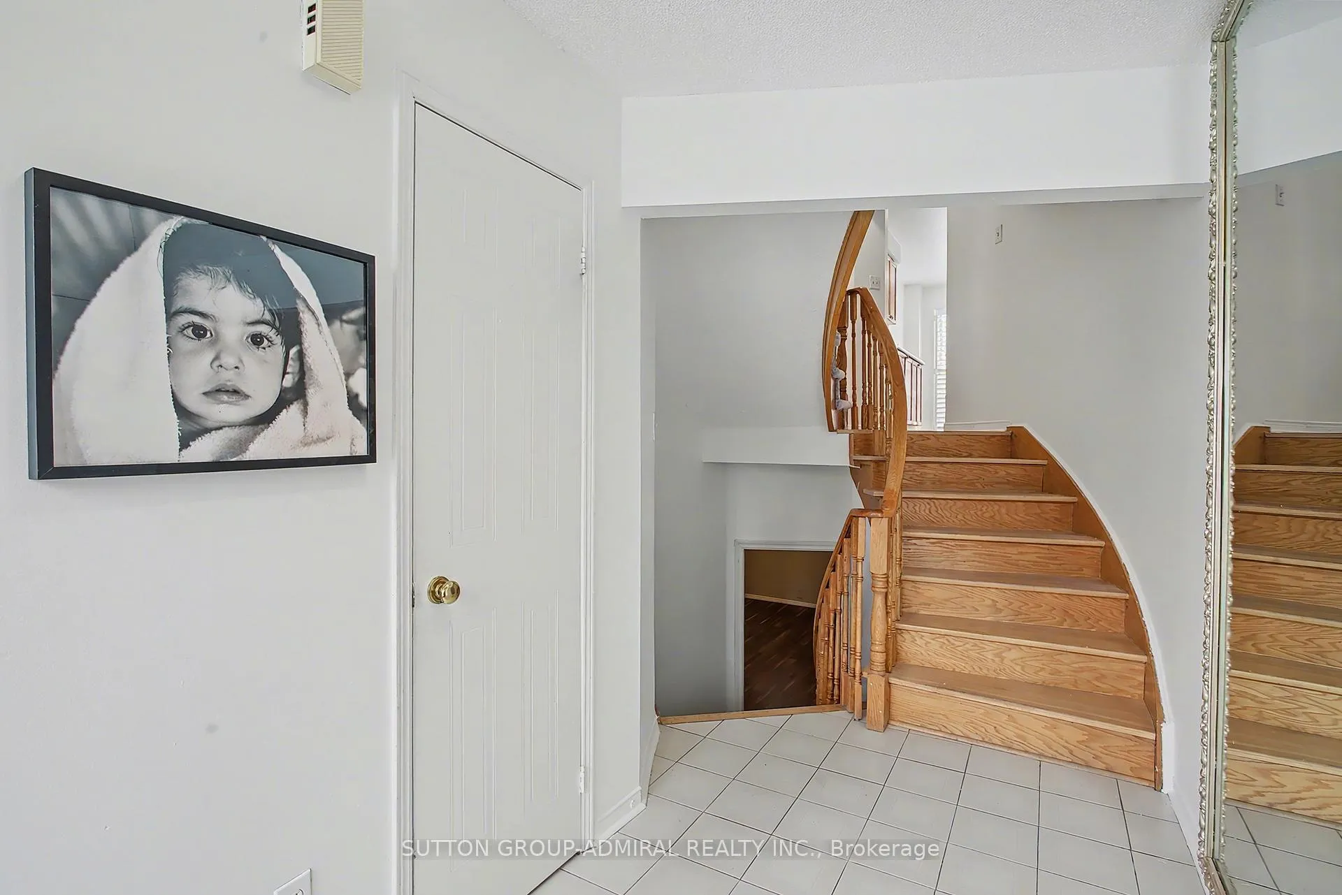 Photo 3 of 76 Beaumont Place, Vaughan, Uplands — HOMEH