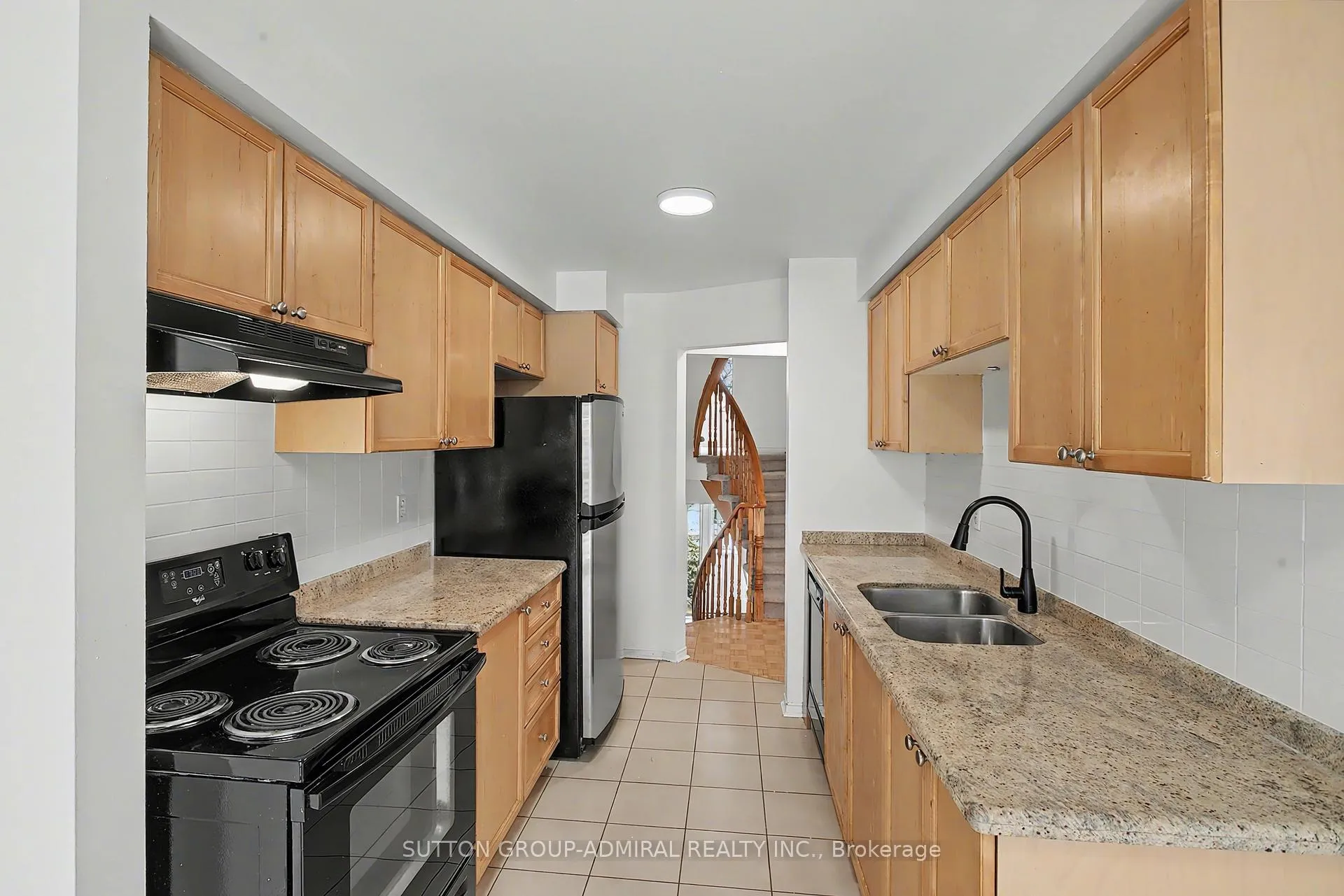 Photo 10 of 76 Beaumont Place, Vaughan, Uplands — HOMEH