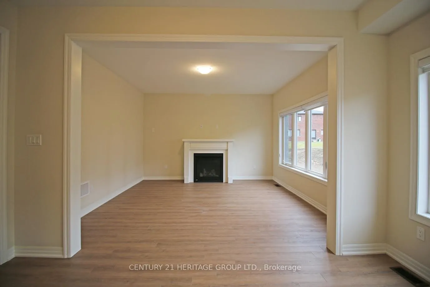 Photo 7 of 11 Stennett Drive, Georgina, Keswick North — HOMEH