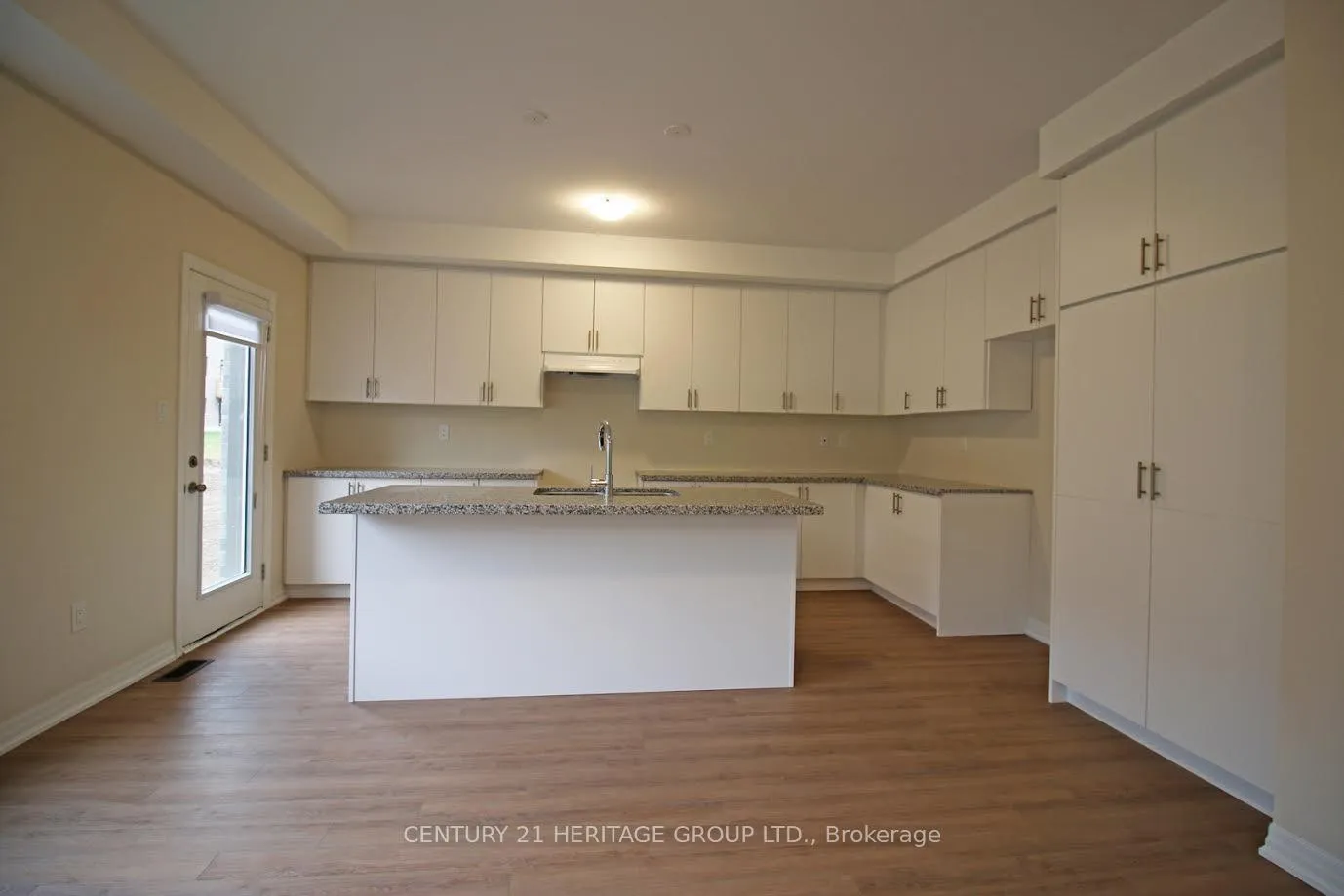 Photo 9 of 11 Stennett Drive, Georgina, Keswick North — HOMEH