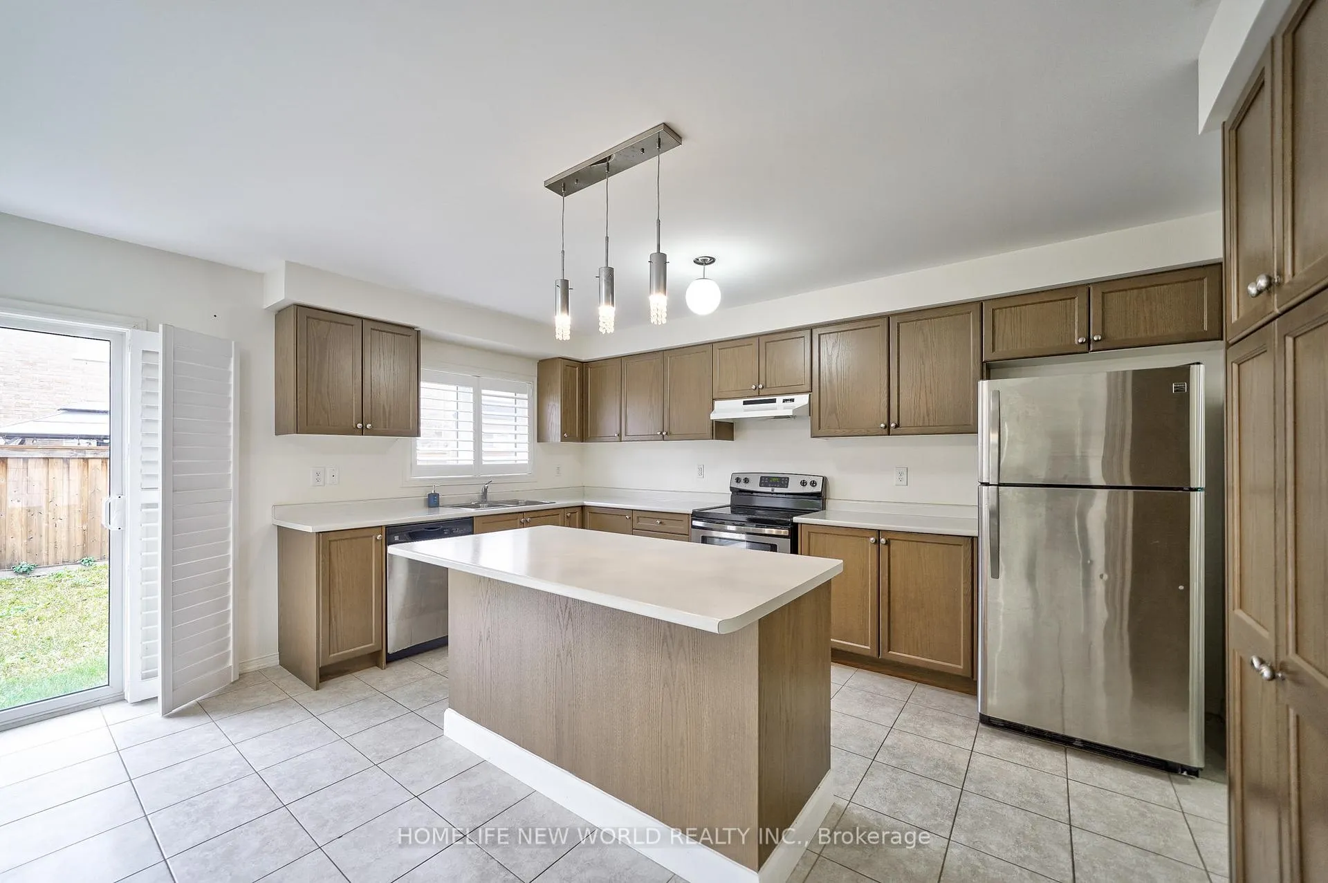 Photo 11 of 22 Dewsnap Road, Ajax, Central East — HOMEH