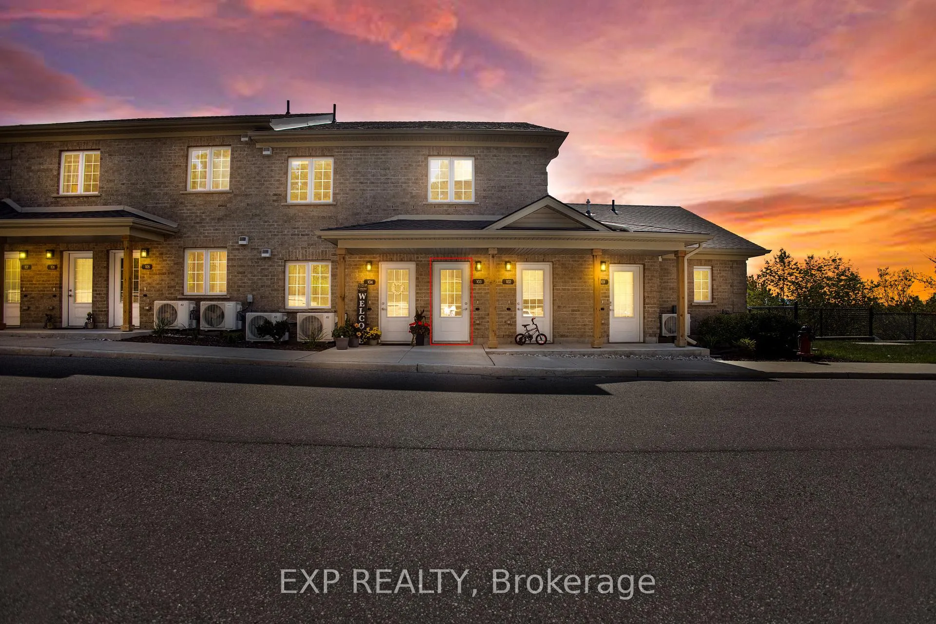 Front of Unit 103, 5 Cityview Drive S