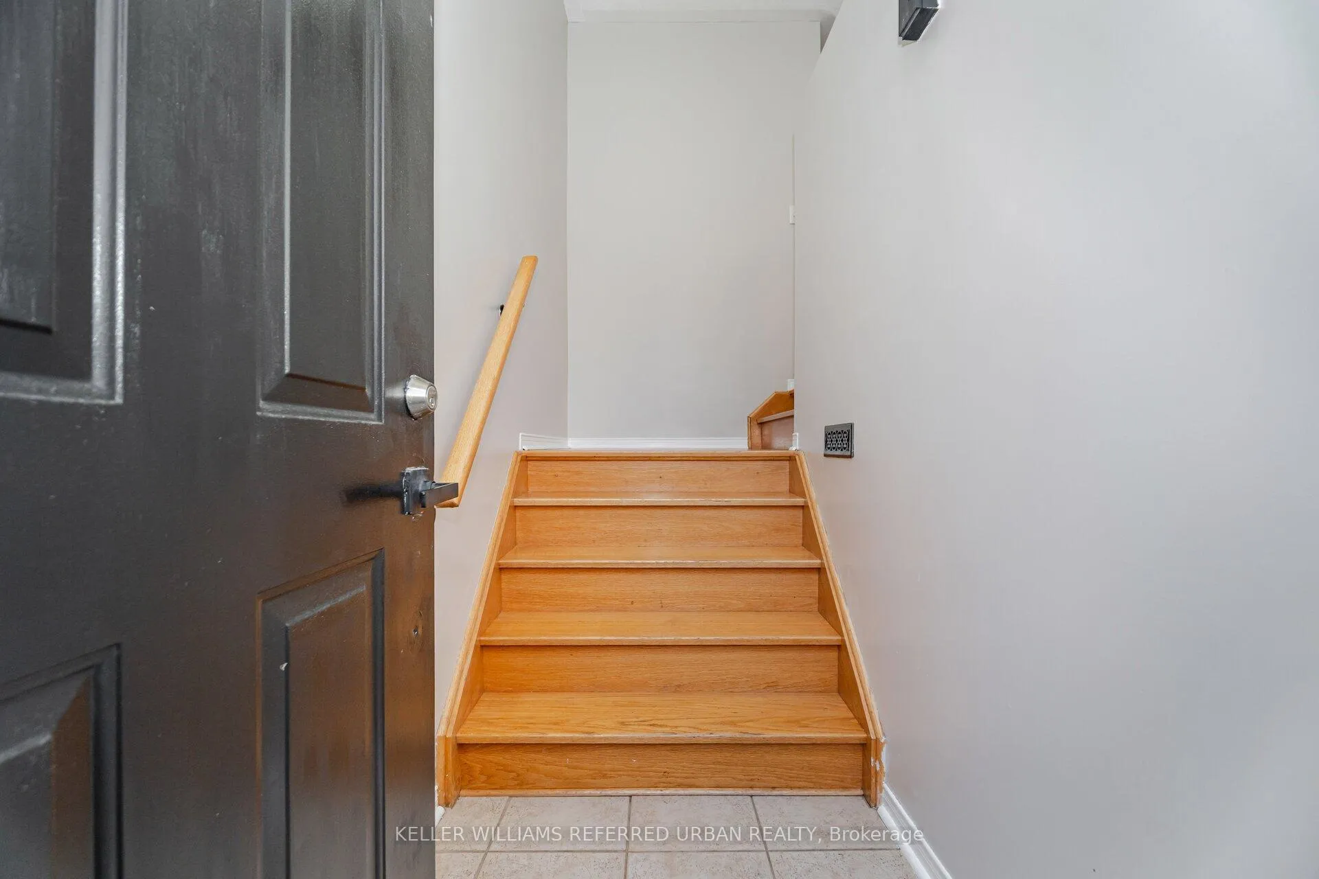Photo 4 of Unit 10, 8305 Mclaughlin Road S, Brampton, Fletcher's West — HOMEH