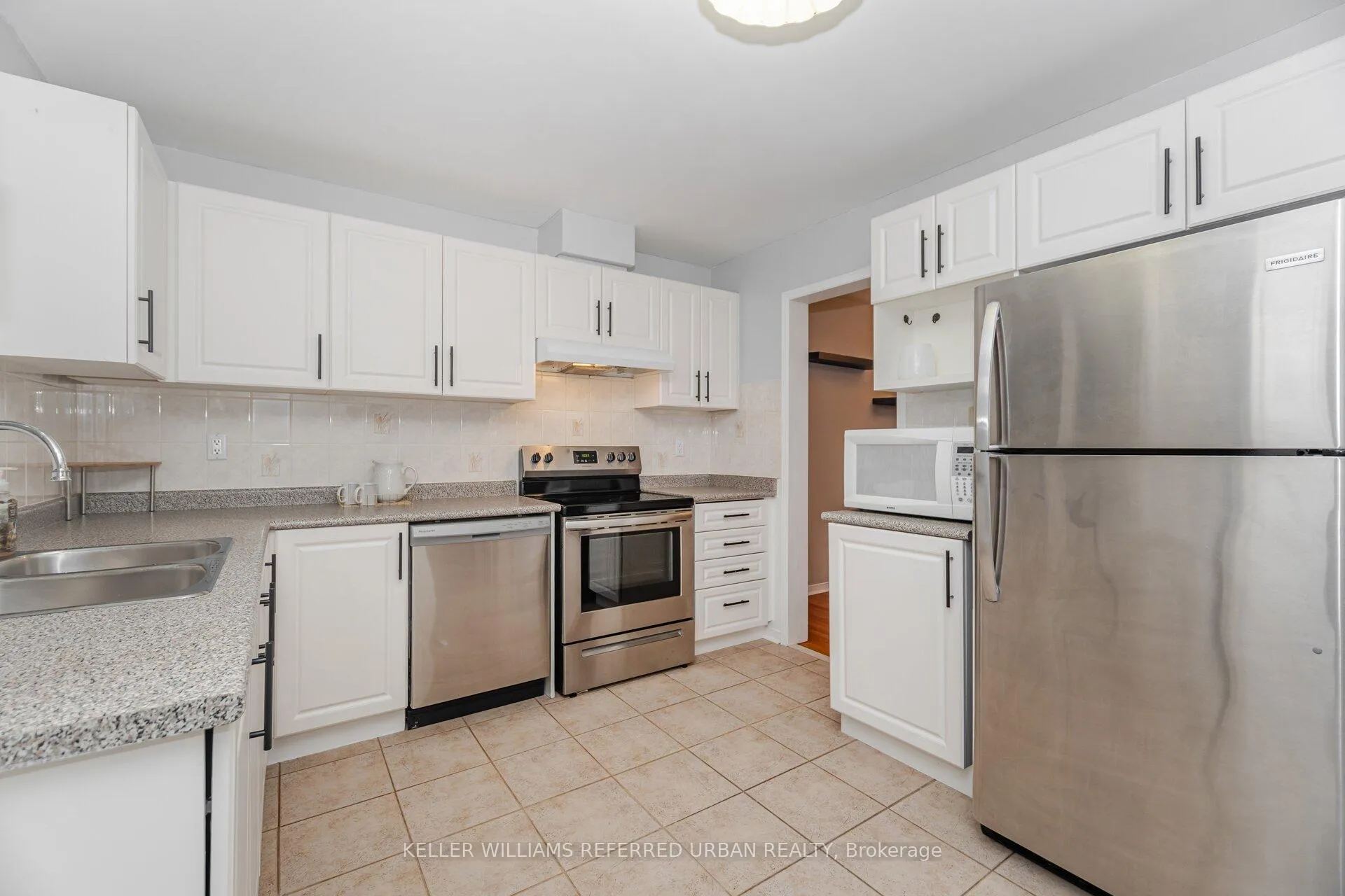Photo 9 of Unit 10, 8305 Mclaughlin Road S, Brampton, Fletcher's West — HOMEH