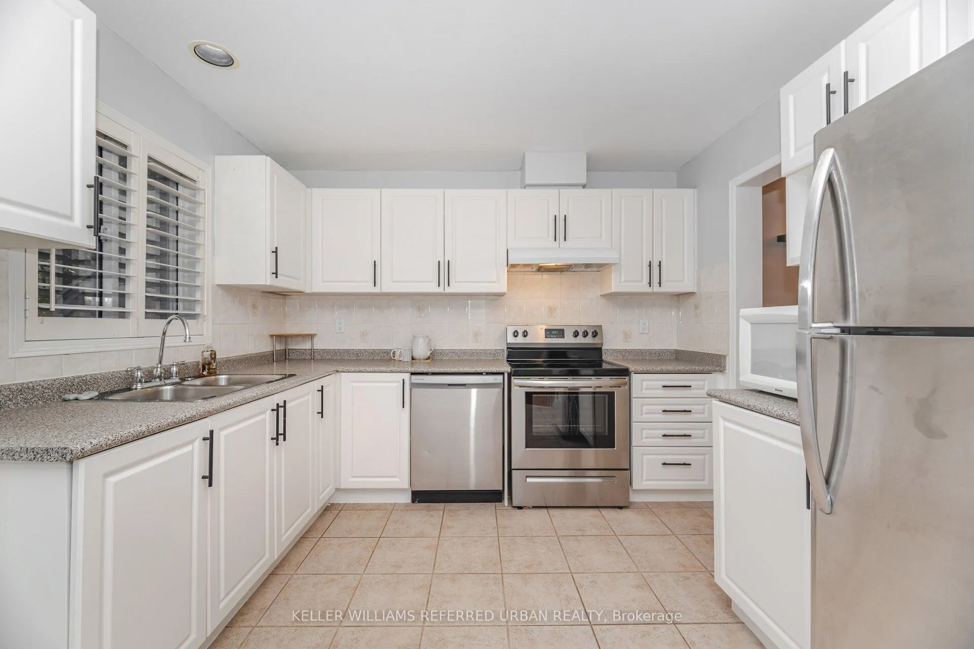 Photo 10 of Unit 10, 8305 Mclaughlin Road S, Brampton, Fletcher's West — HOMEH