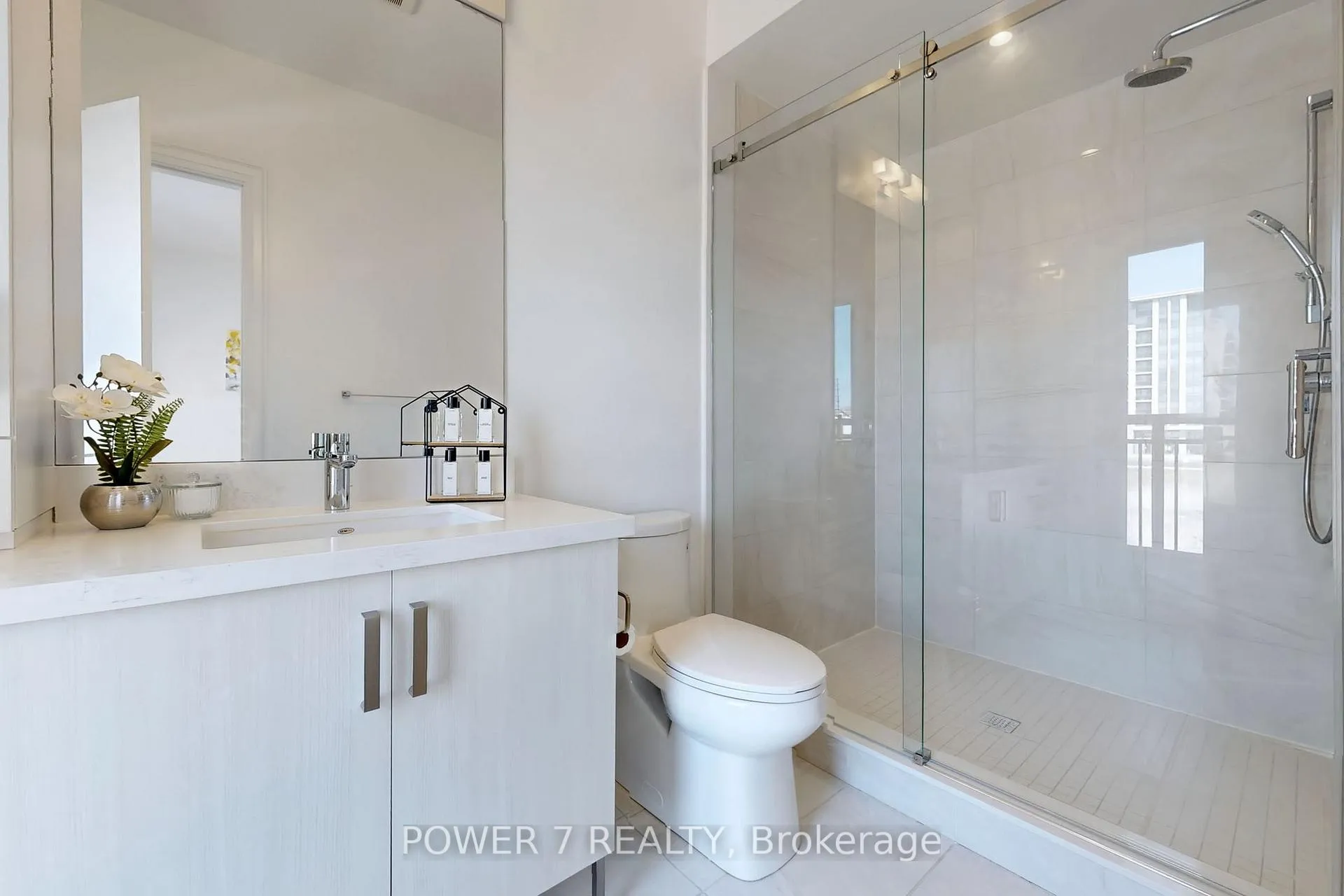 Photo 20 of 57 Gandhi Lane, Markham, Commerce Valley — HOMEH