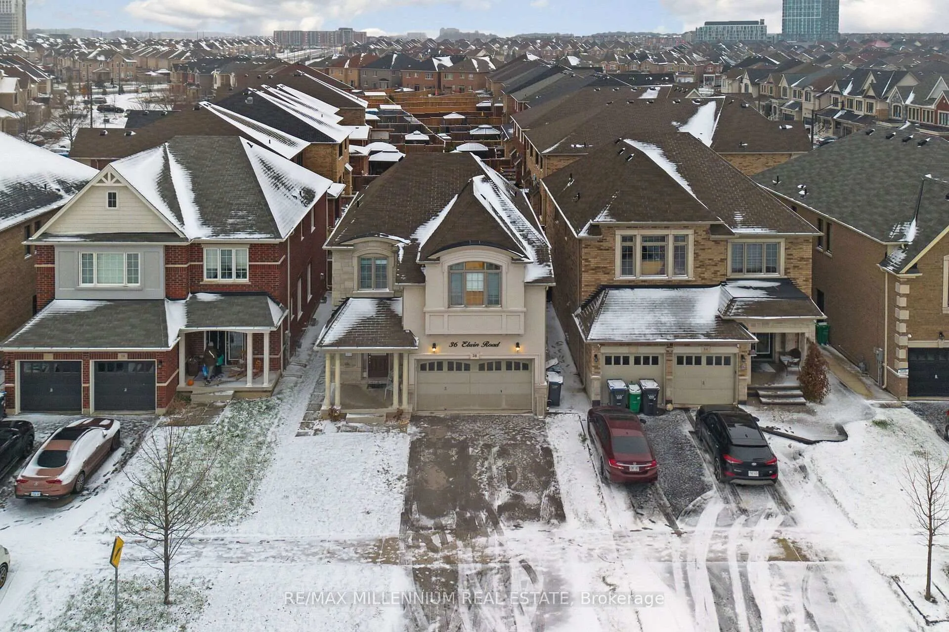 Photo 4 of 36 Elwin Road, Brampton, Credit Valley — HOMEH
