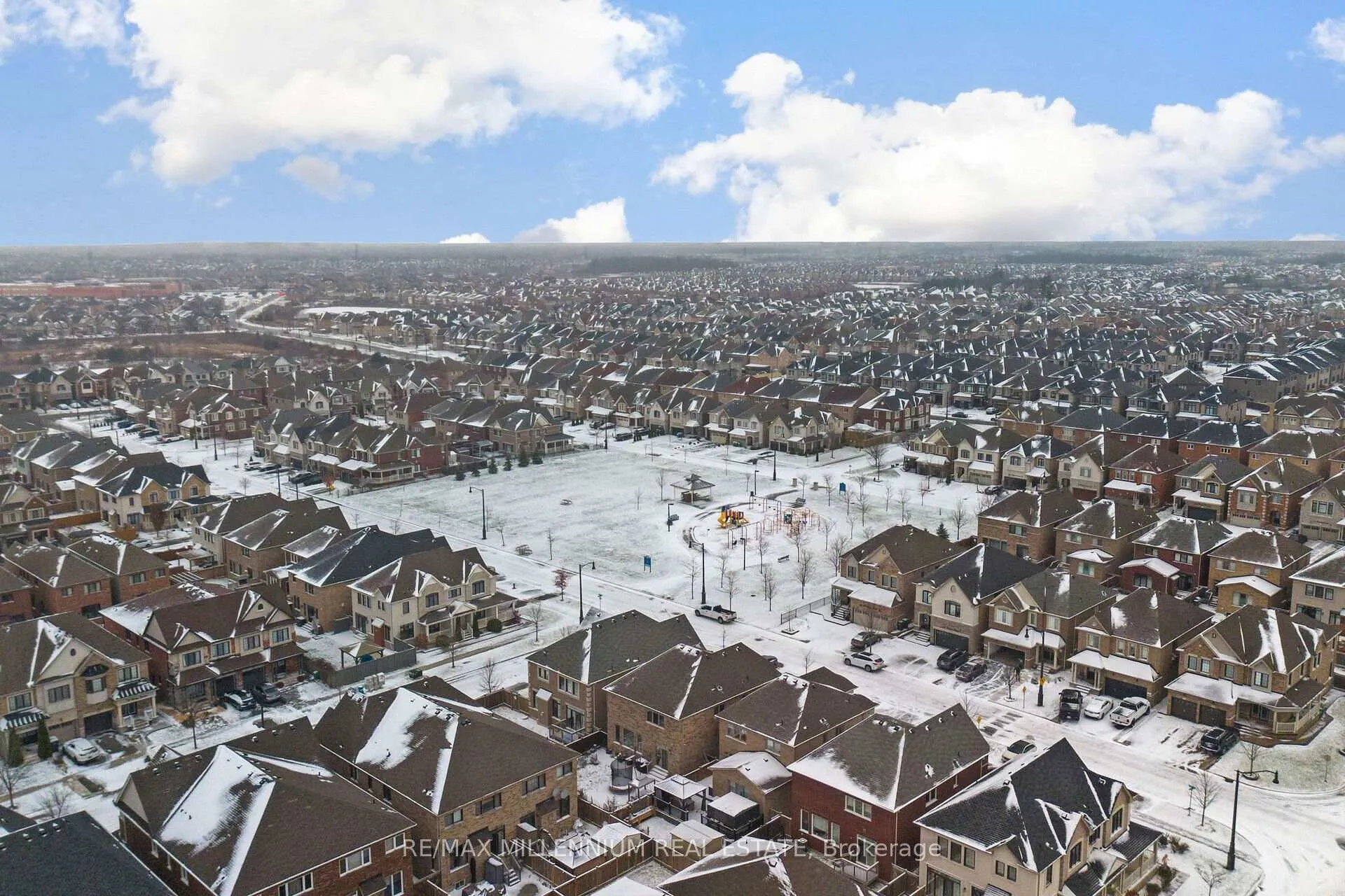Photo 6 of 36 Elwin Road, Brampton, Credit Valley — HOMEH