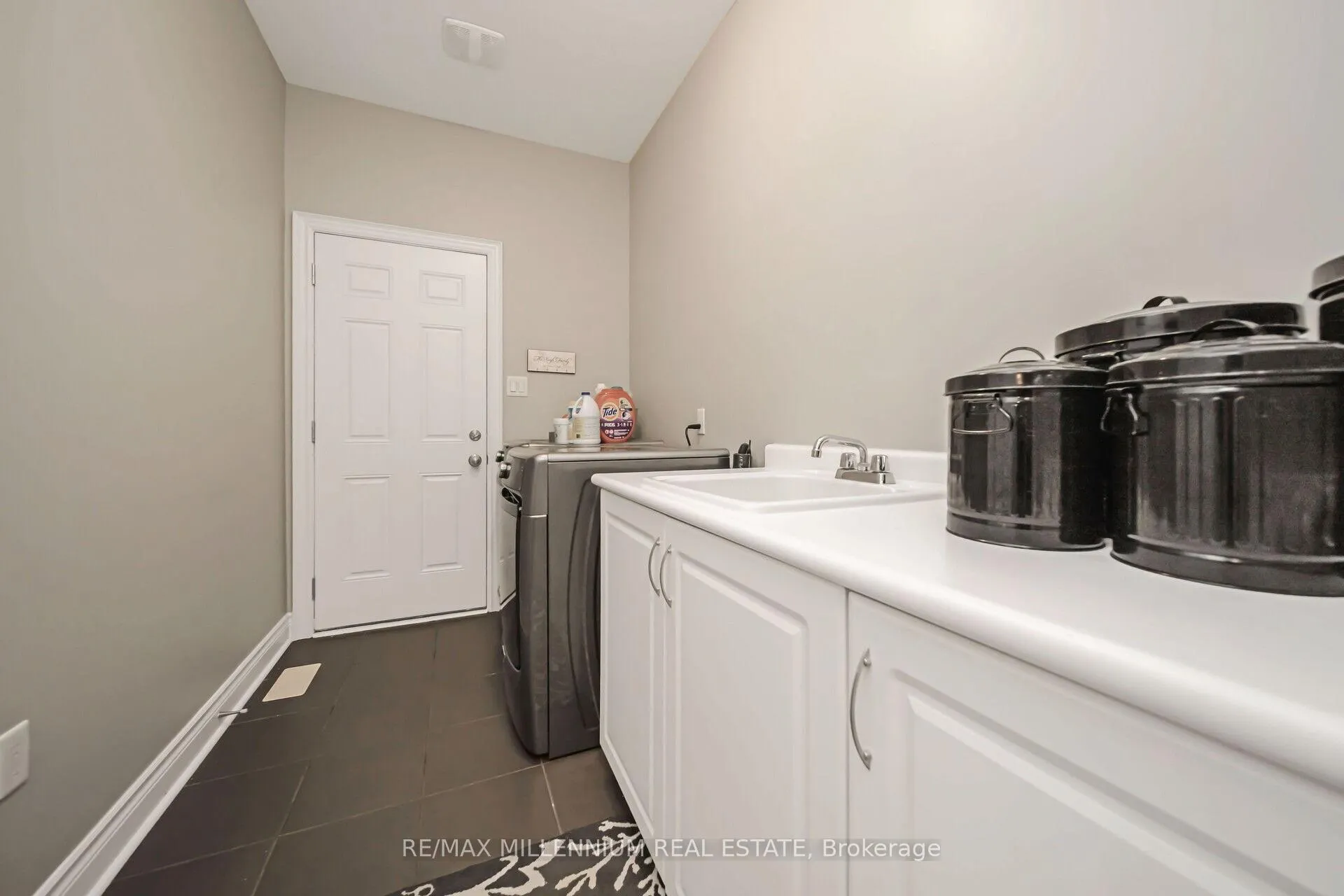 Photo 19 of 36 Elwin Road, Brampton, Credit Valley — HOMEH