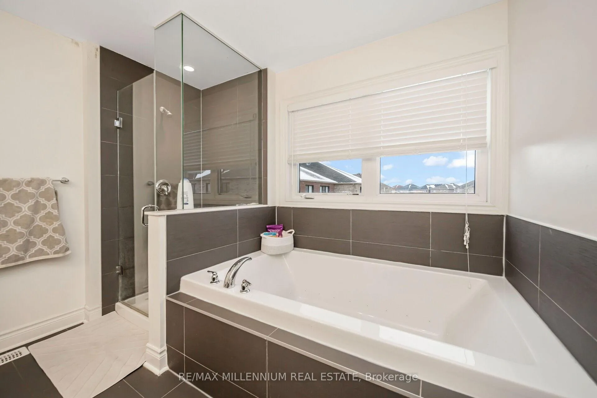 Photo 28 of 36 Elwin Road, Brampton, Credit Valley — HOMEH
