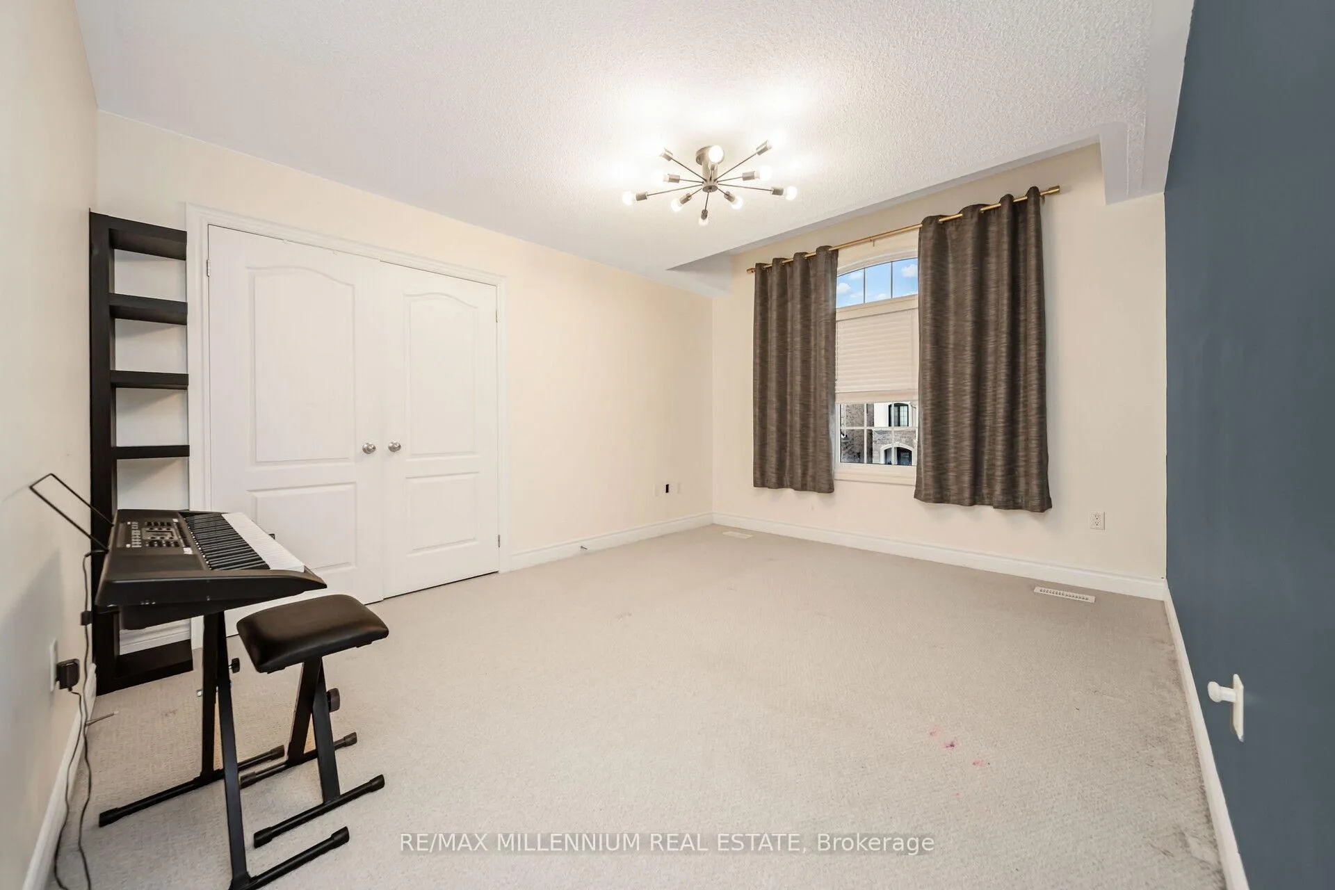 Photo 34 of 36 Elwin Road, Brampton, Credit Valley — HOMEH