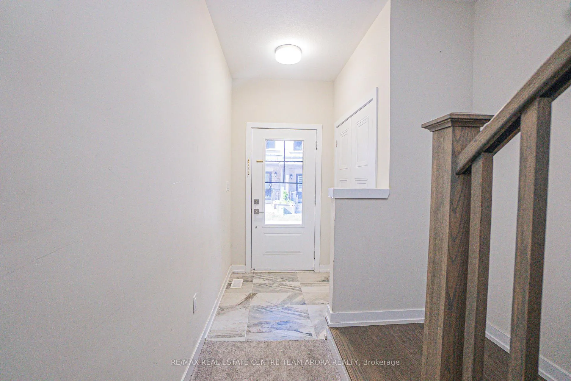 Photo 4 of 9 Folcroft Street, Brampton, Credit Valley — HOMEH