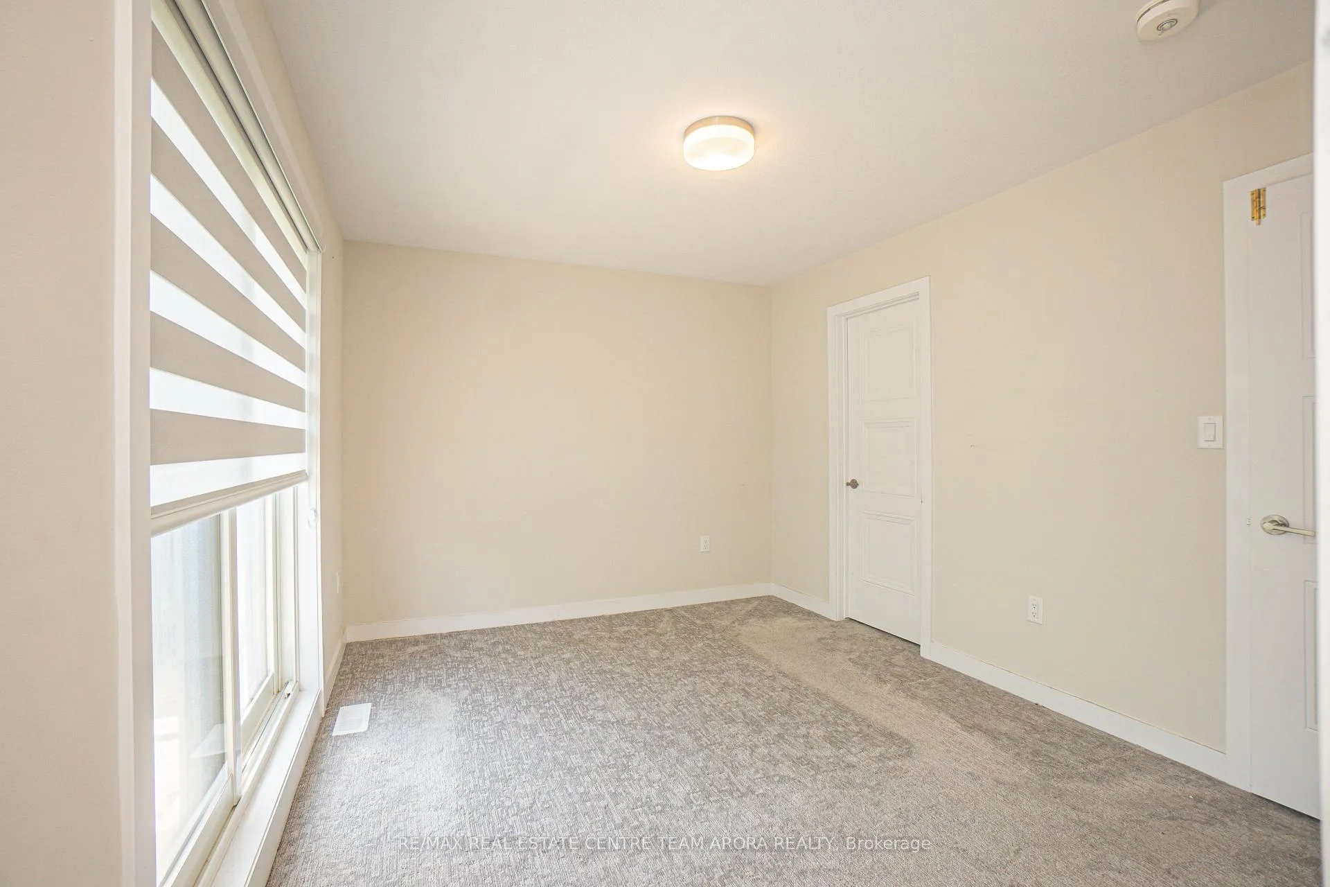 Photo 16 of 9 Folcroft Street, Brampton, Credit Valley — HOMEH