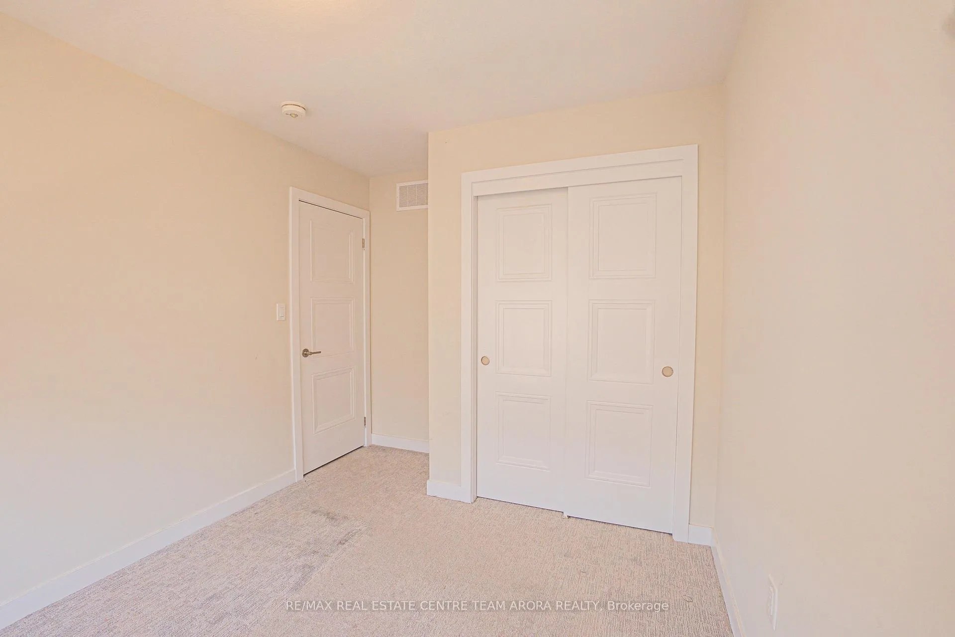 Photo 20 of 9 Folcroft Street, Brampton, Credit Valley — HOMEH