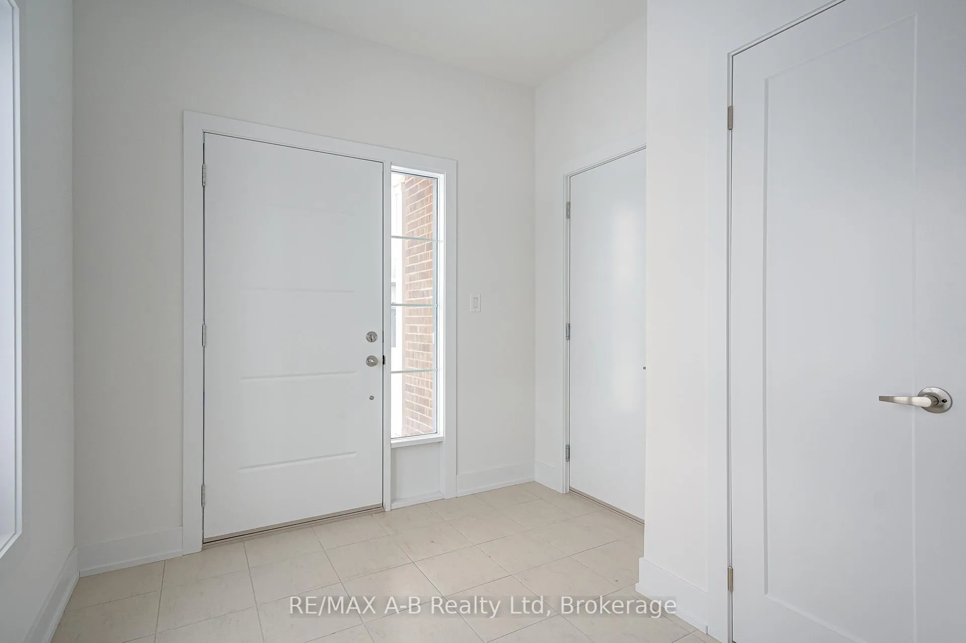Photo 4 of 79 Cygnet Drive, Stratford — HOMEH