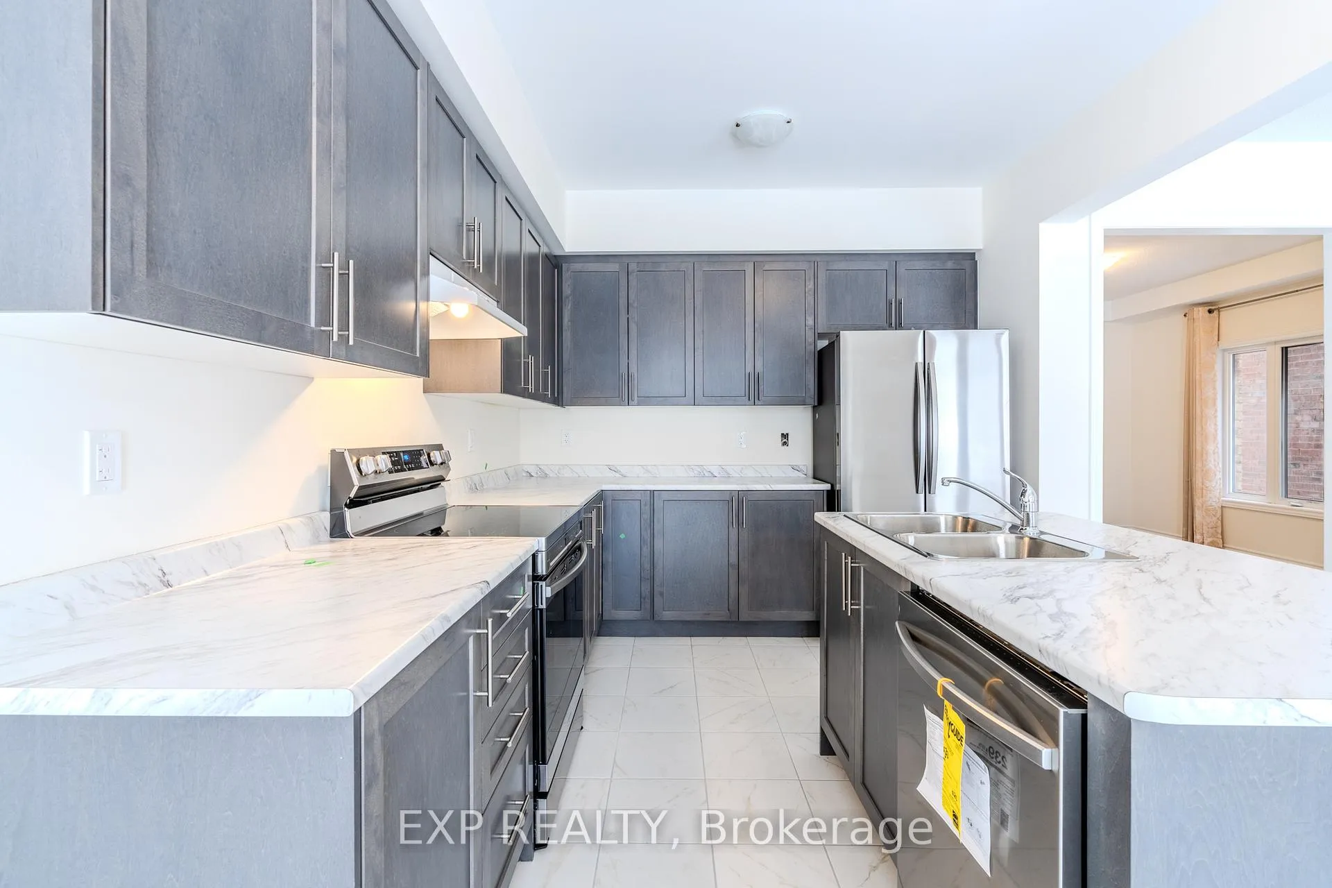 Photo 11 of 139 Robin Trail, Scugog, Port Perry — HOMEH
