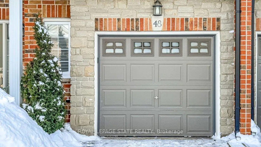 Photo 2 of Unit 48, 60 Cloverleaf Drive, Hamilton, Meadowlands — HOMEH