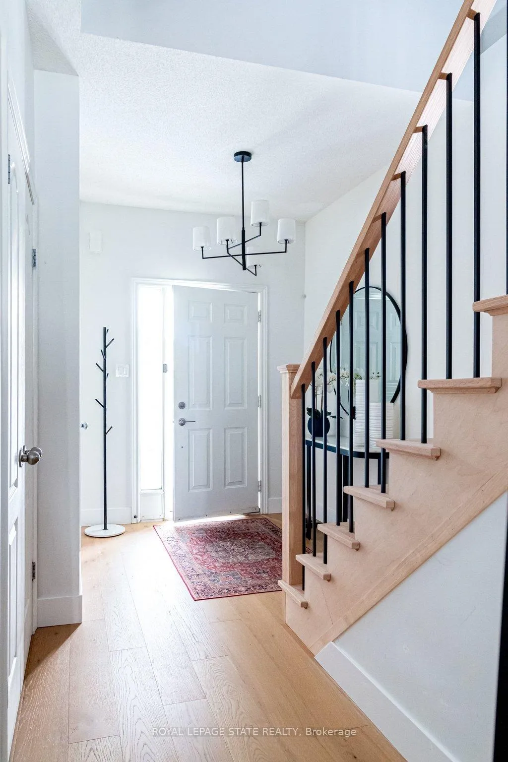 Photo 10 of Unit 48, 60 Cloverleaf Drive, Hamilton, Meadowlands — HOMEH