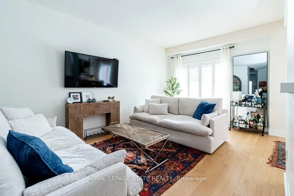 Photo 12 of Unit 48, 60 Cloverleaf Drive, Hamilton, Meadowlands — HOMEH