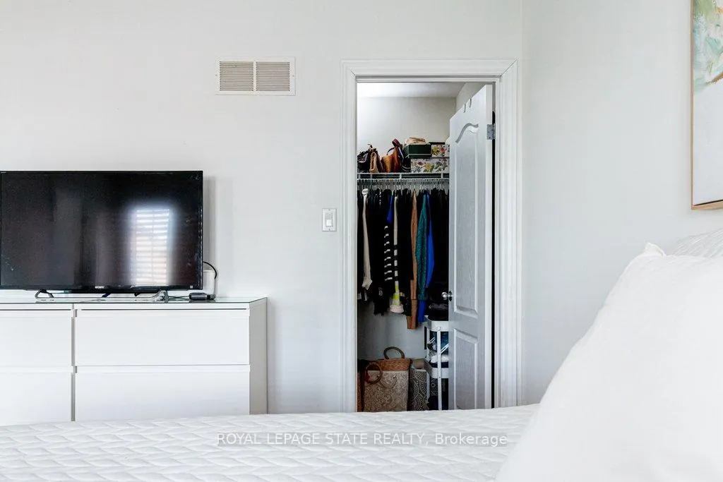 Photo 33 of Unit 48, 60 Cloverleaf Drive, Hamilton, Meadowlands — HOMEH