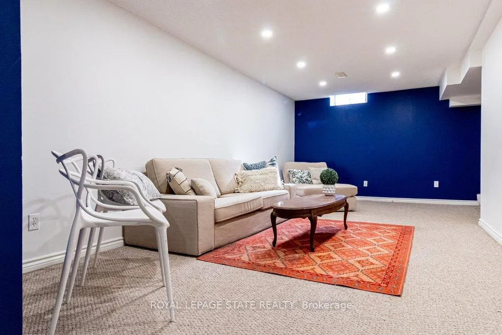 Photo 42 of Unit 48, 60 Cloverleaf Drive, Hamilton, Meadowlands — HOMEH