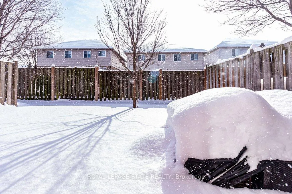 Photo 44 of Unit 48, 60 Cloverleaf Drive, Hamilton, Meadowlands — HOMEH