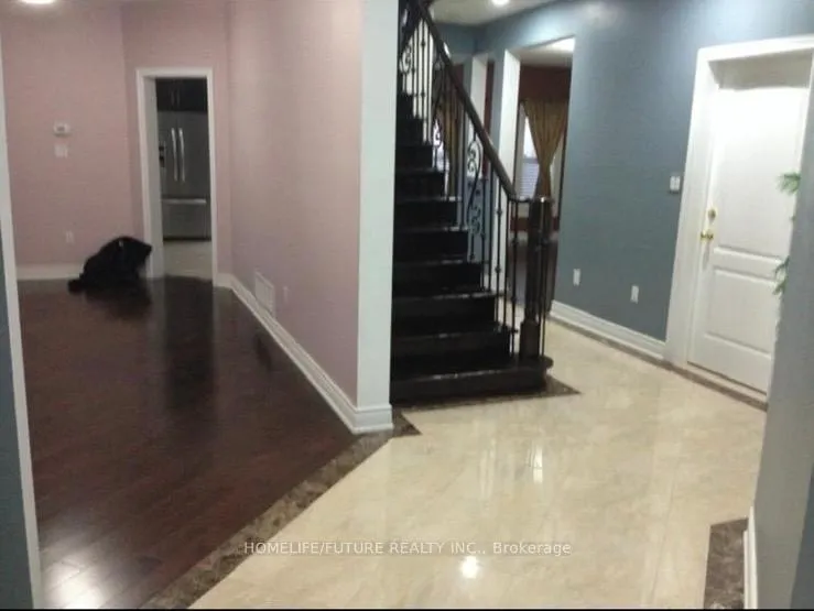 Photo 5 of Unit Main, 23 Eastvale Drive, Markham, Cedarwood — HOMEH