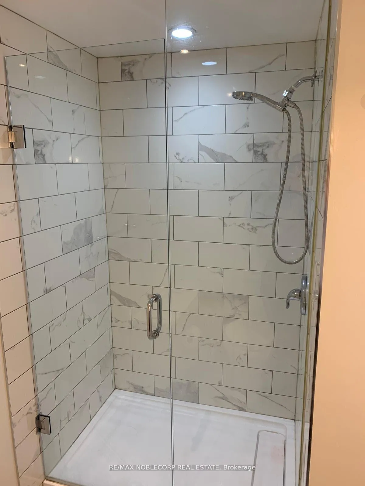 Photo 8 of Unit Lower, 694 Emerson Avenue, Oshawa, Donevan — HOMEH