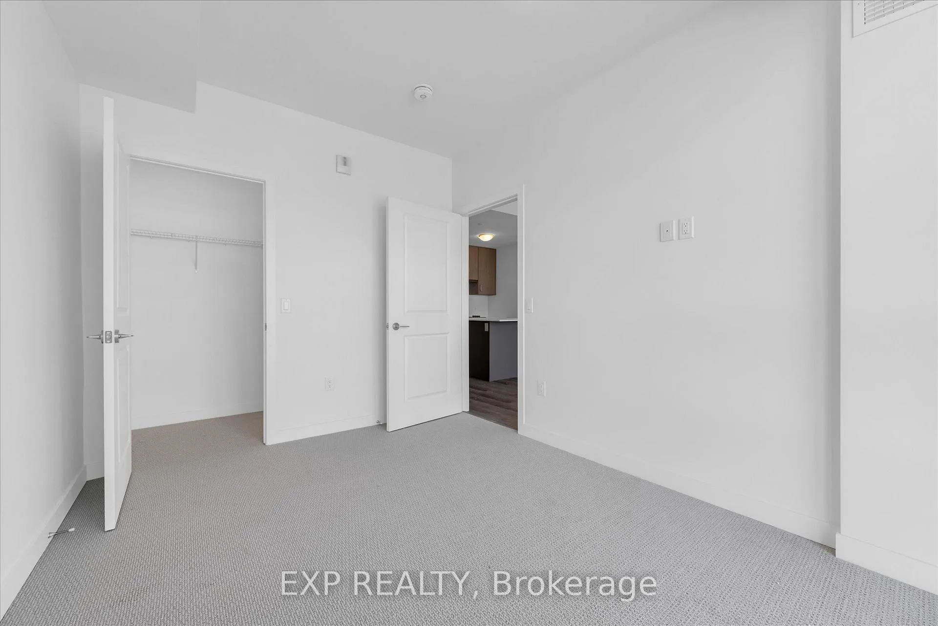 Photo 11 of Unit 906, 461 Green Rd, Hamilton, Lakeshore — HOMEH