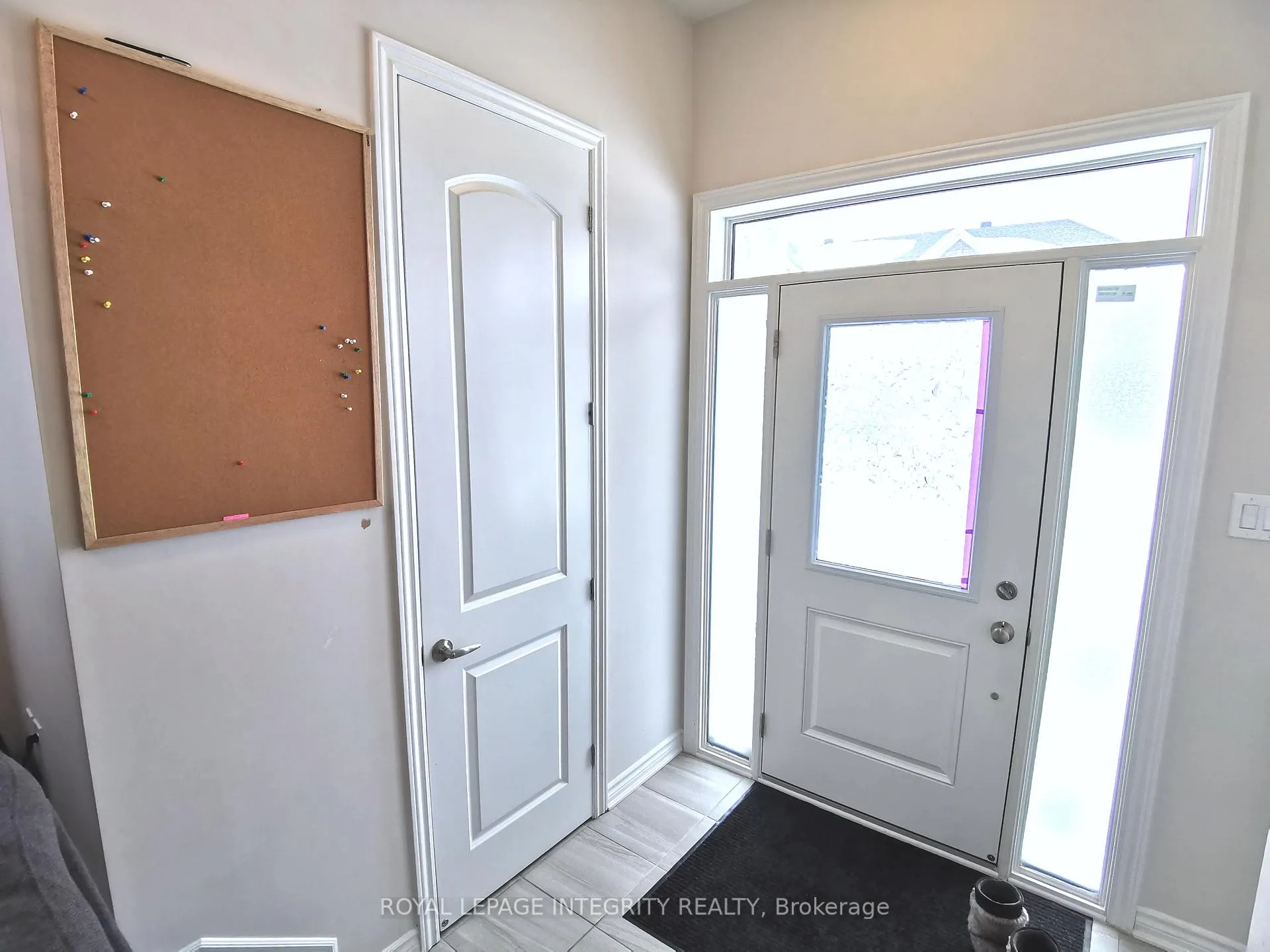 Photo 2 of 52 Focality Crescent, Ottawa, Barrhaven - Half Moon Bay — HOMEH