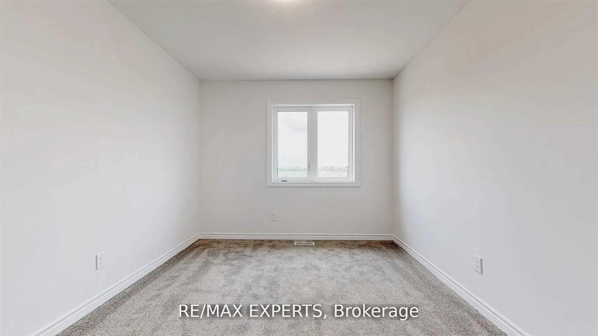 Photo 12 of 374 Bradshaw Drive, Stratford — HOMEH
