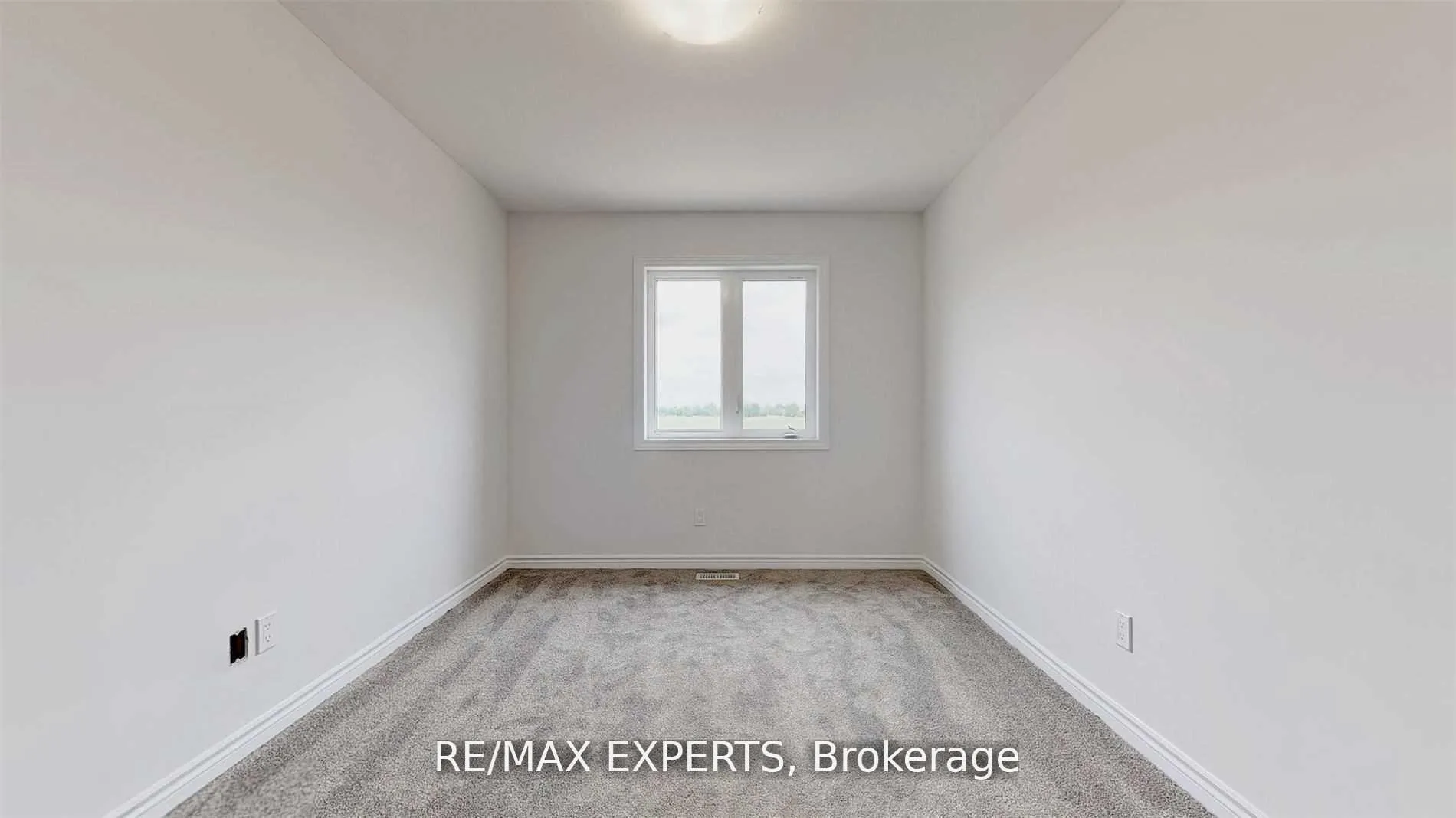 Photo 14 of 374 Bradshaw Drive, Stratford — HOMEH