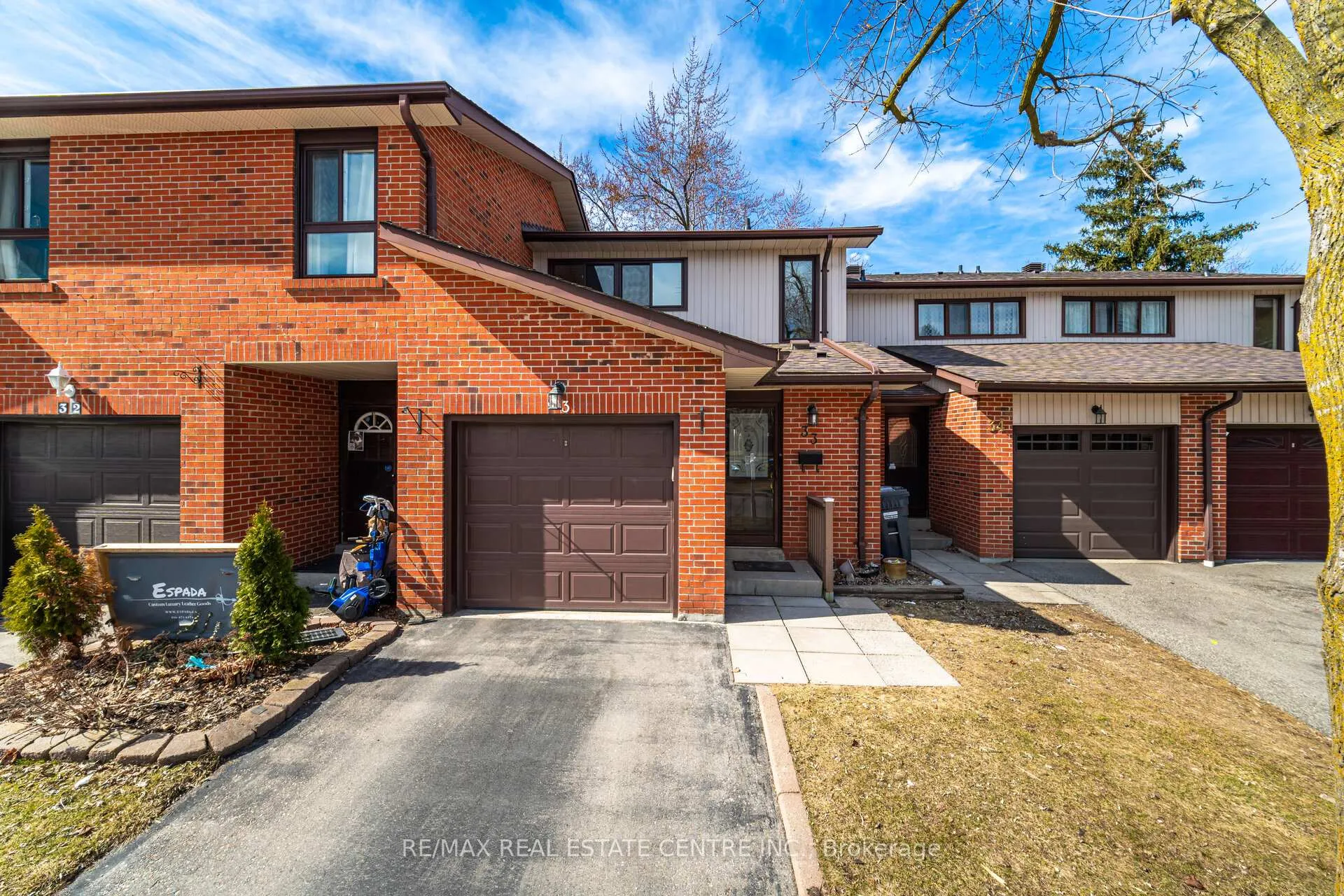 Photo 1 of 33 Dawson Crescent, Brampton, Brampton North — HOMEH