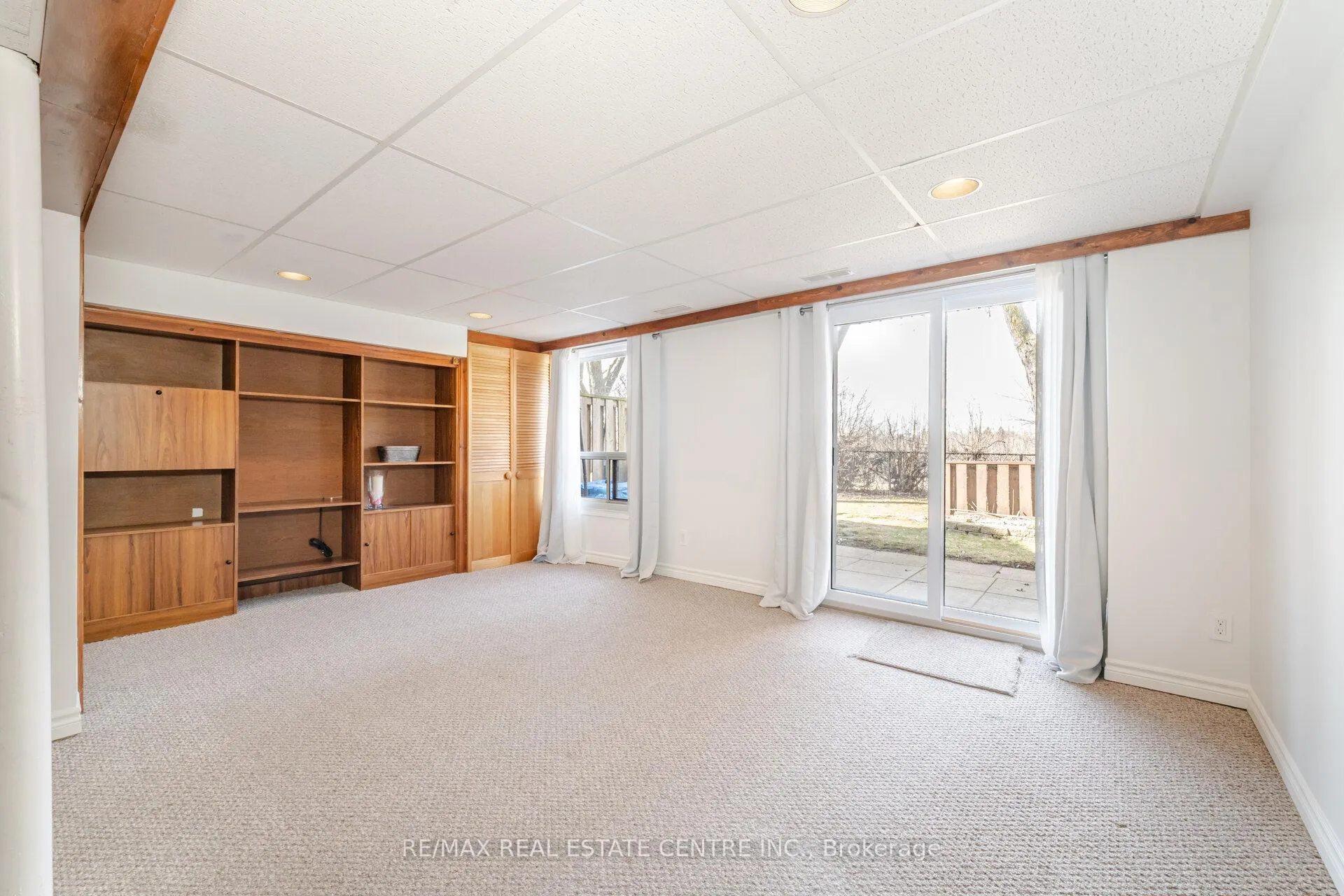 Photo 12 of 33 Dawson Crescent, Brampton, Brampton North — HOMEH