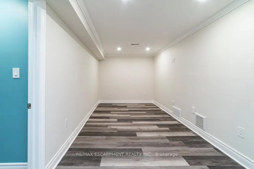 Photo 13 of Unit Lower, 3215 Cemetery Road, Hamilton, Rural Glanbrook — HOMEH