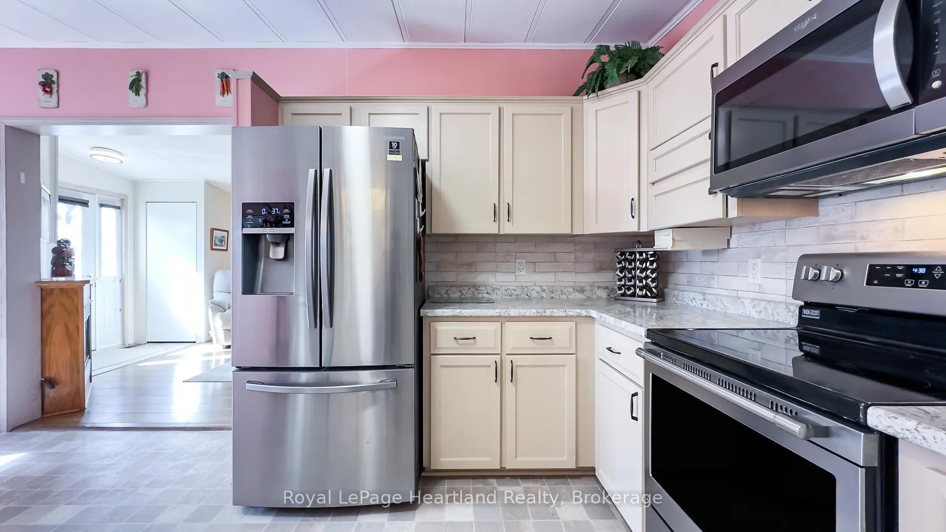 Photo 11 of 30 Algonquin Lane, Ashfield-Colborne-Wawanosh, Colborne Twp — HOMEH