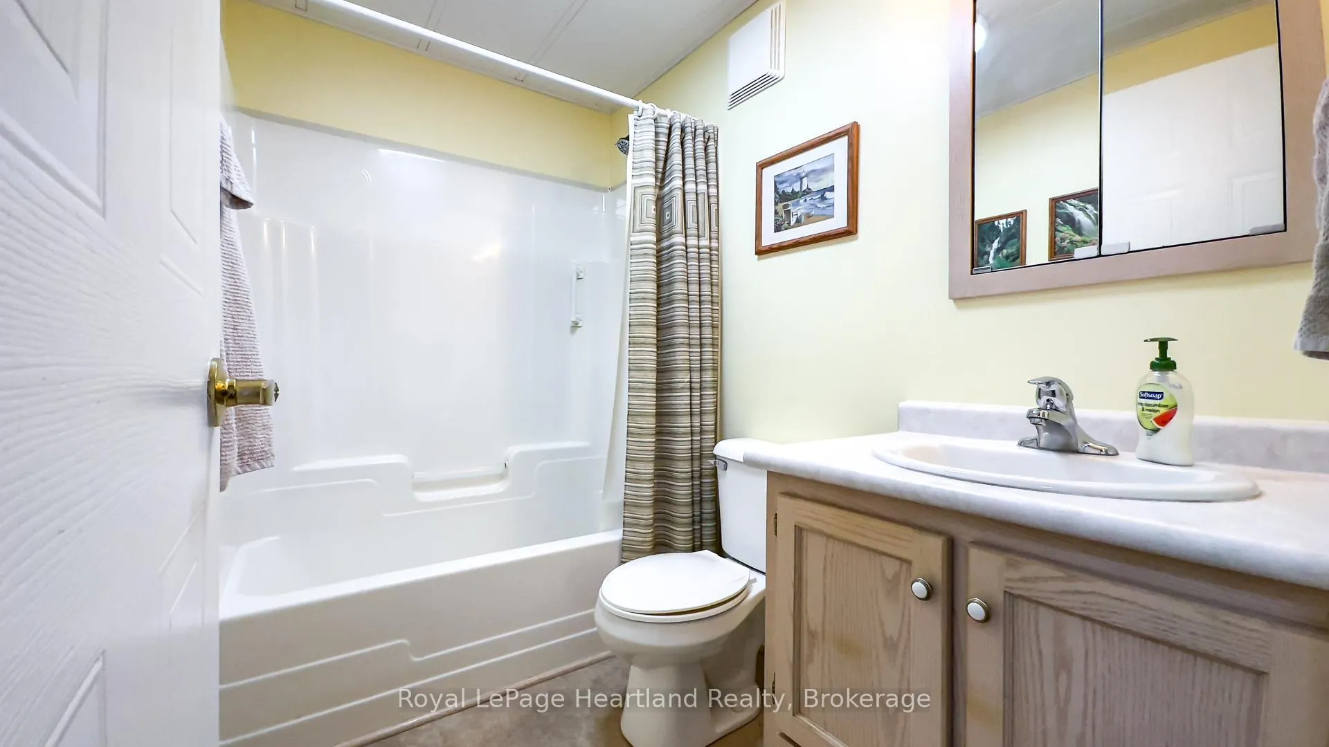 Photo 24 of 30 Algonquin Lane, Ashfield-Colborne-Wawanosh, Colborne Twp — HOMEH